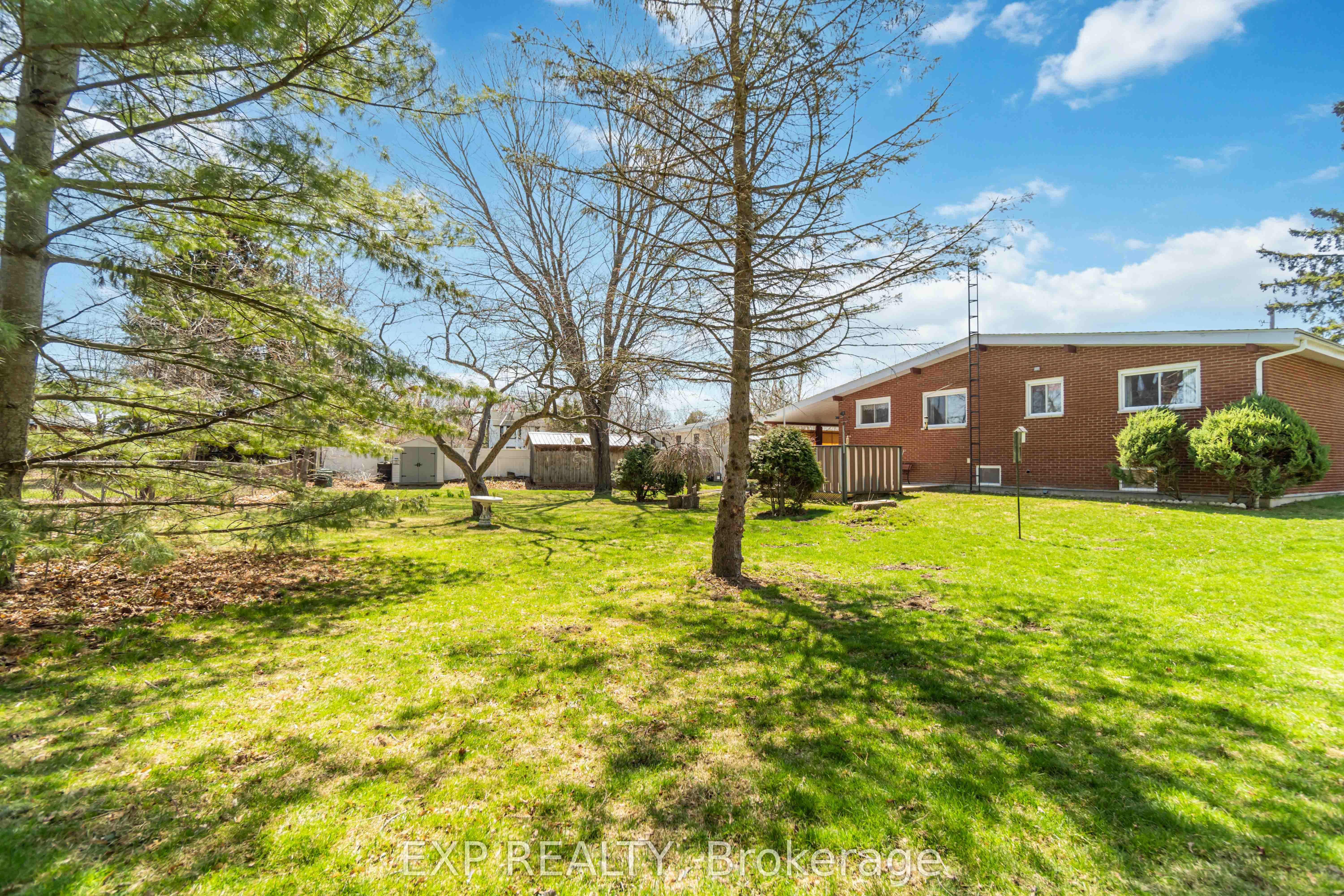 5 Fairway Crescent Property Photo 32