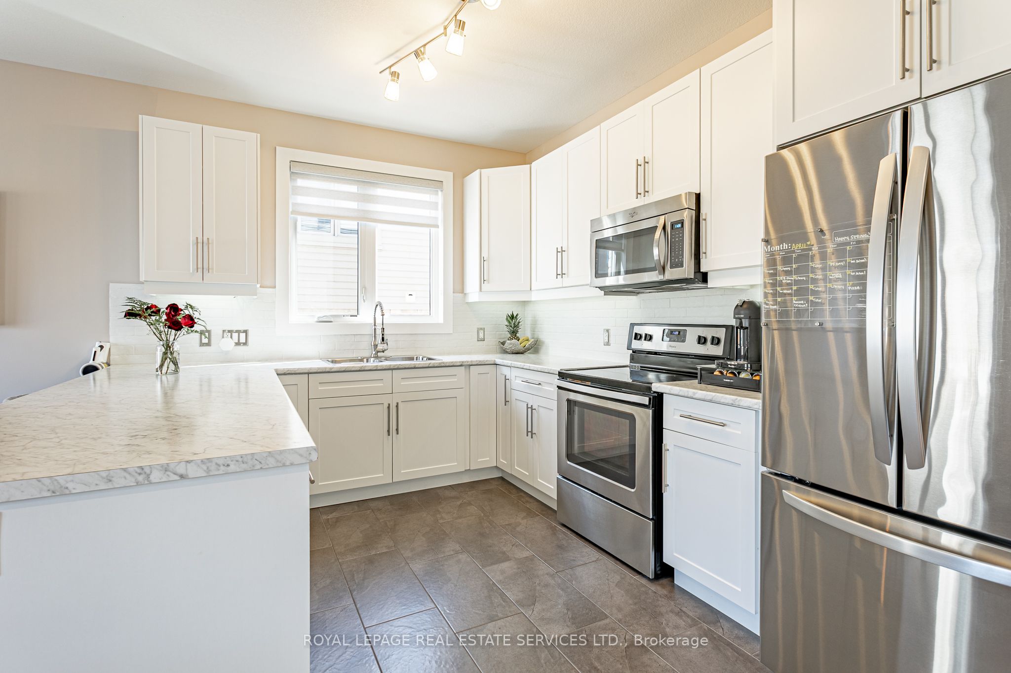 755 Freeport Street Property Photo 14