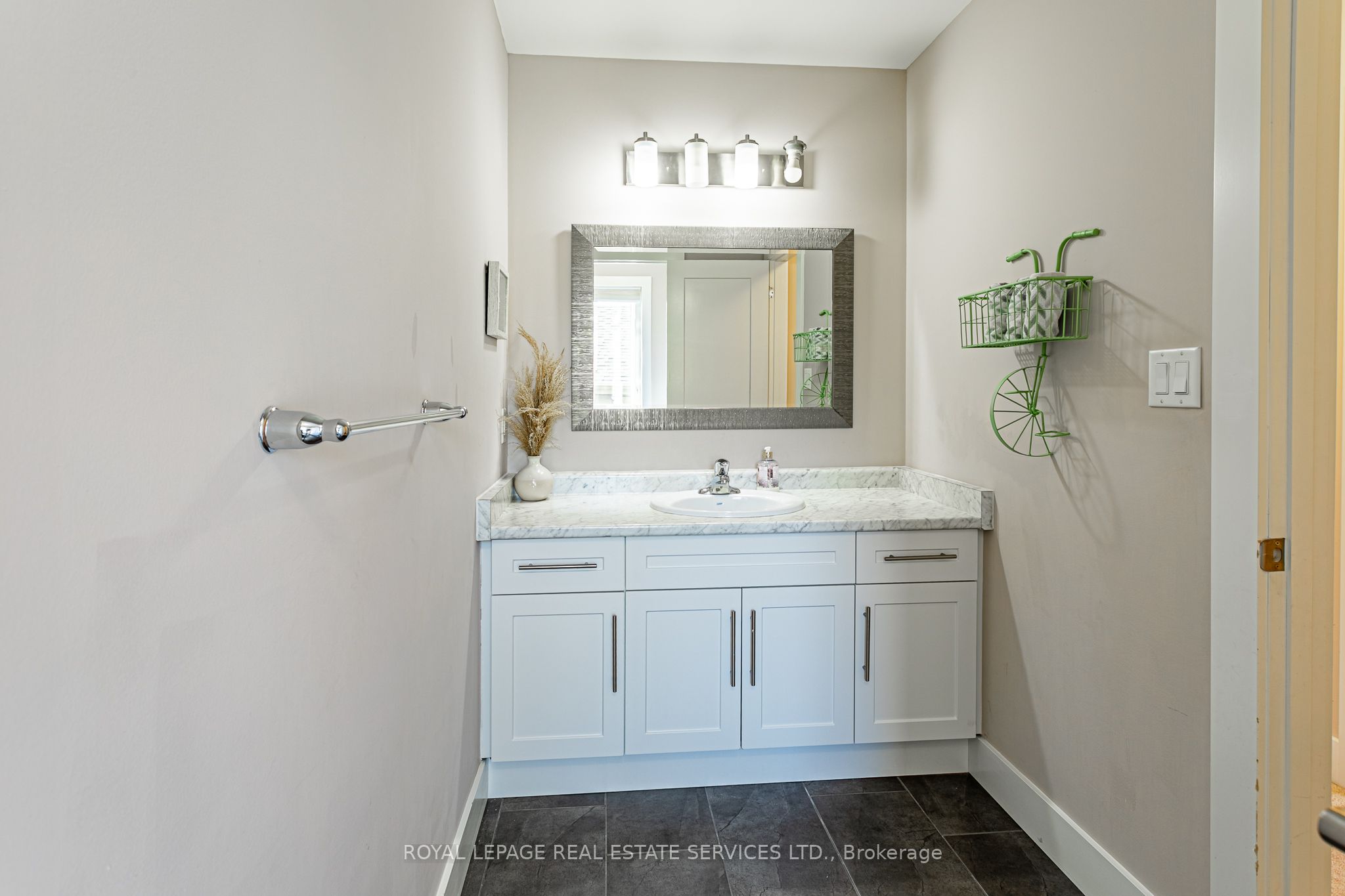 755 Freeport Street Property Photo 29