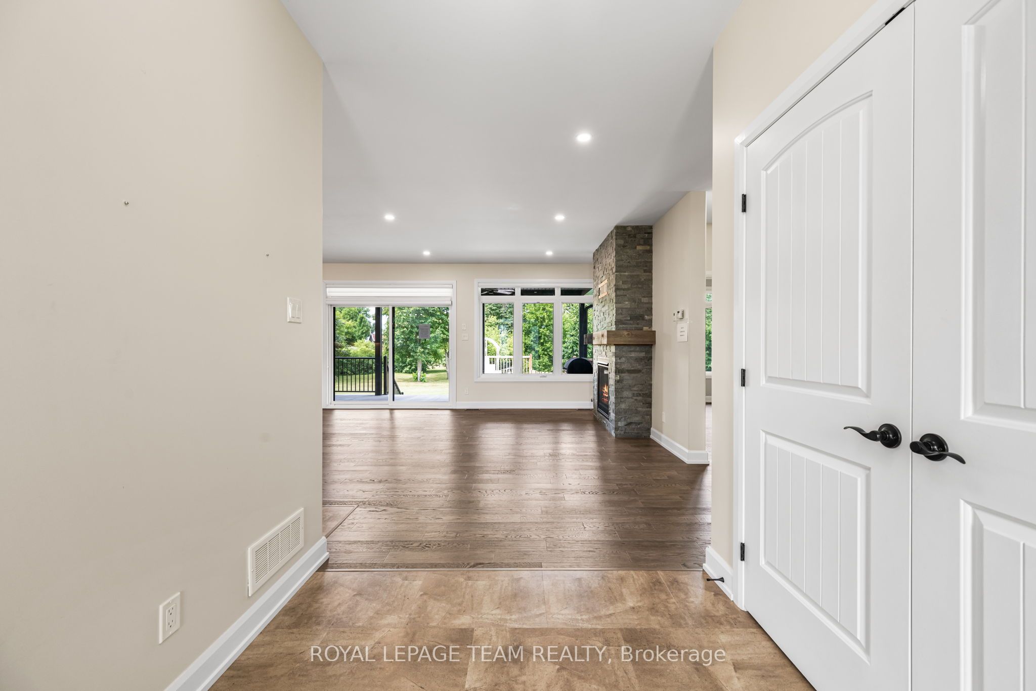 2500 Kearns Way Property Photo 6