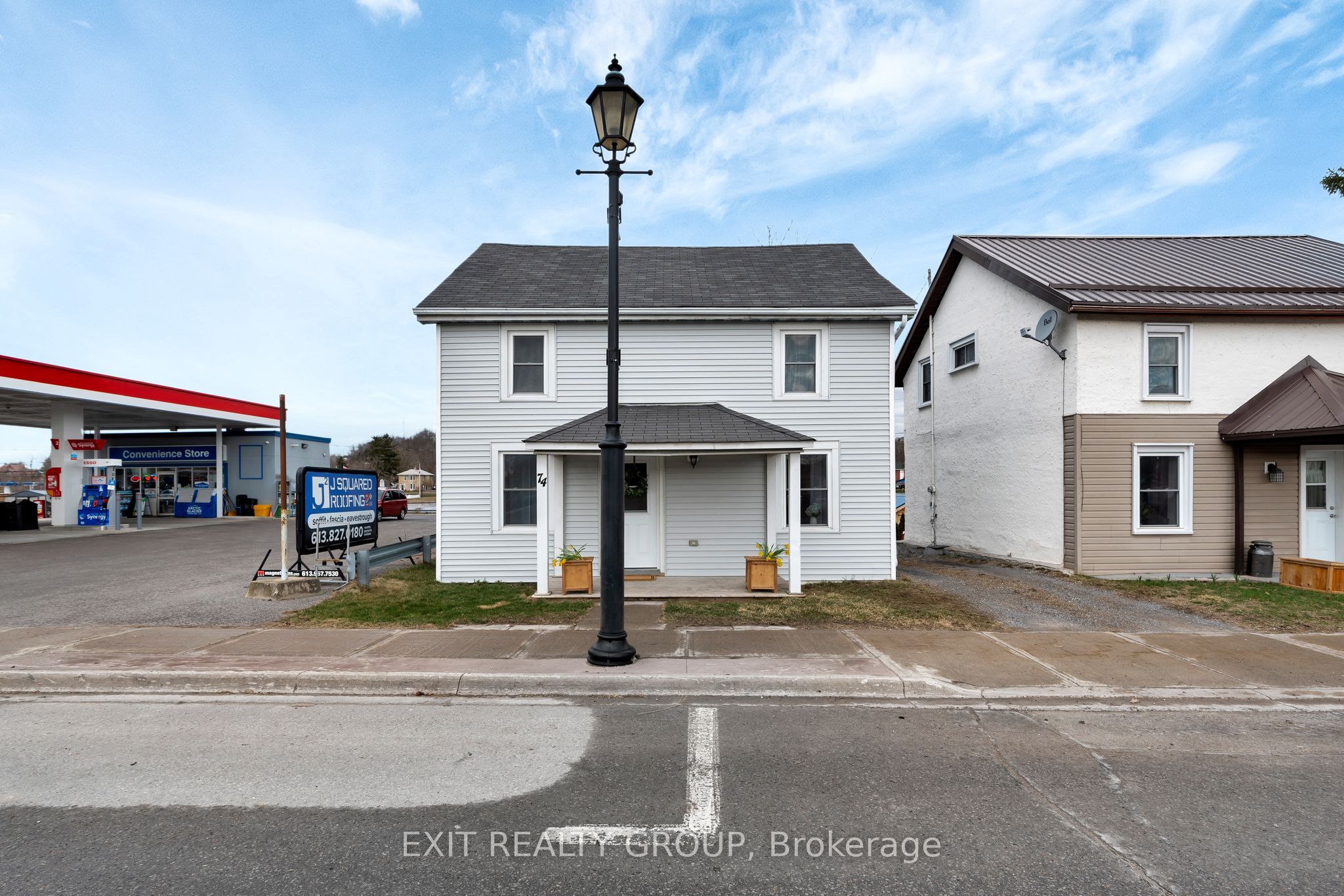 74 Front Street N Property Photo 1