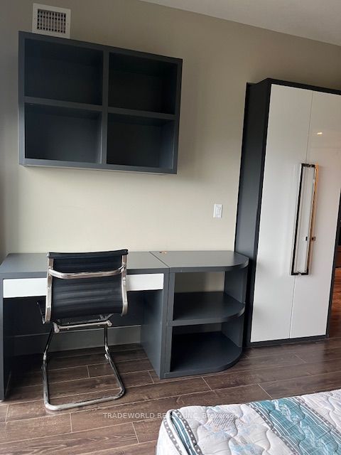 #2306 - 330 Phillip Street Property Photo 5