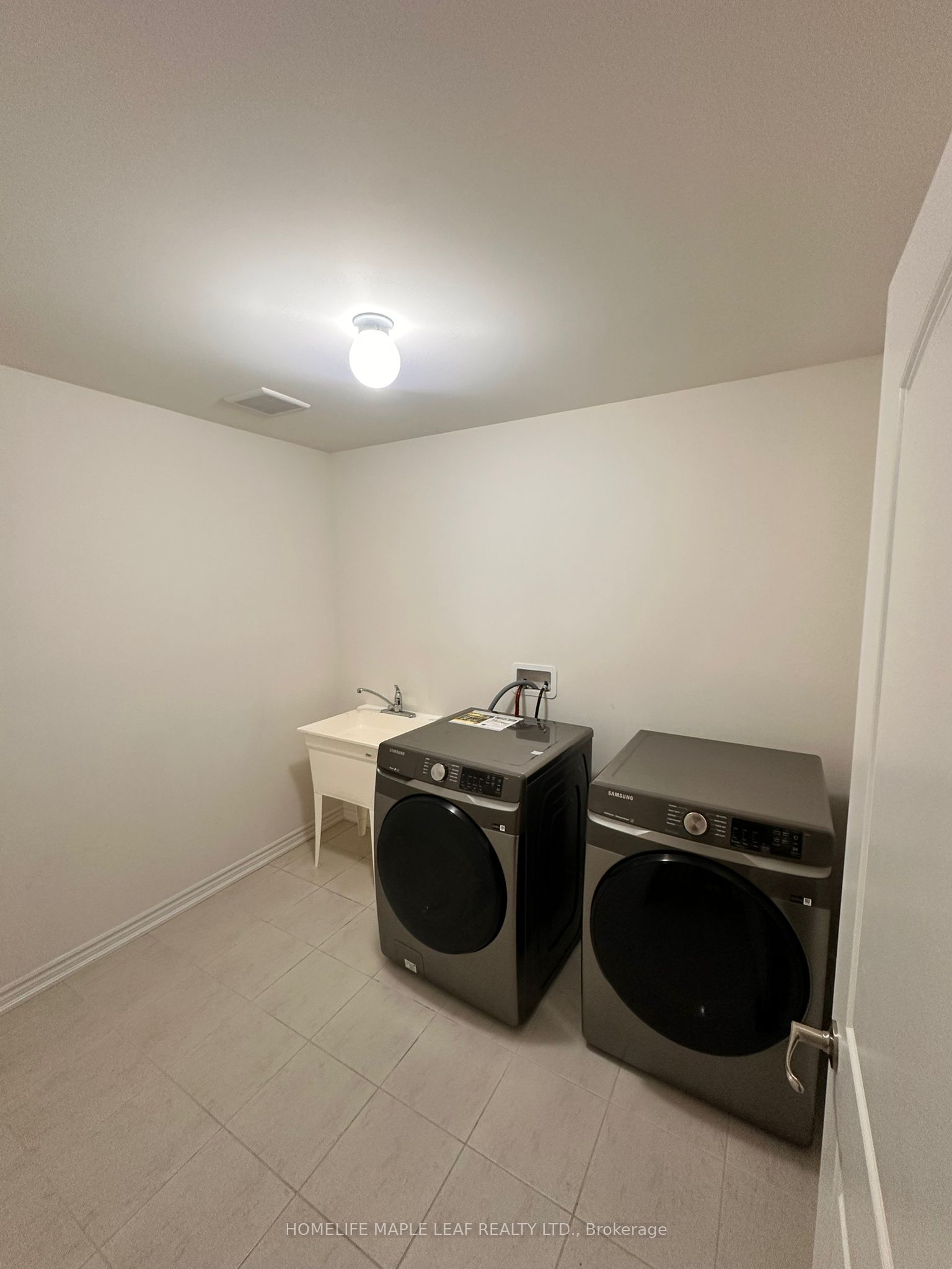 8 Stauffer Road Property Photo 27
