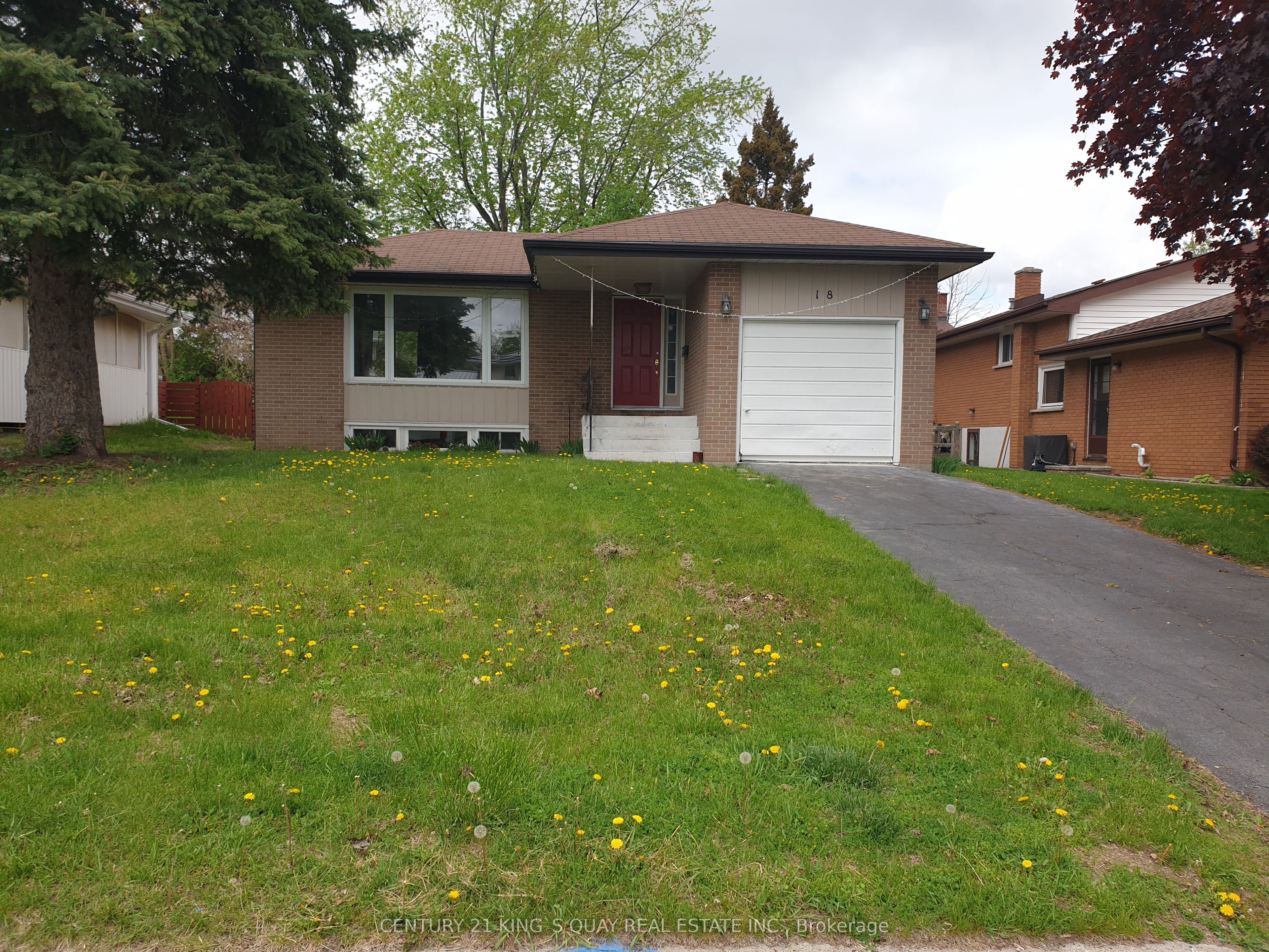 18 Manor Crescent Property Photo 1