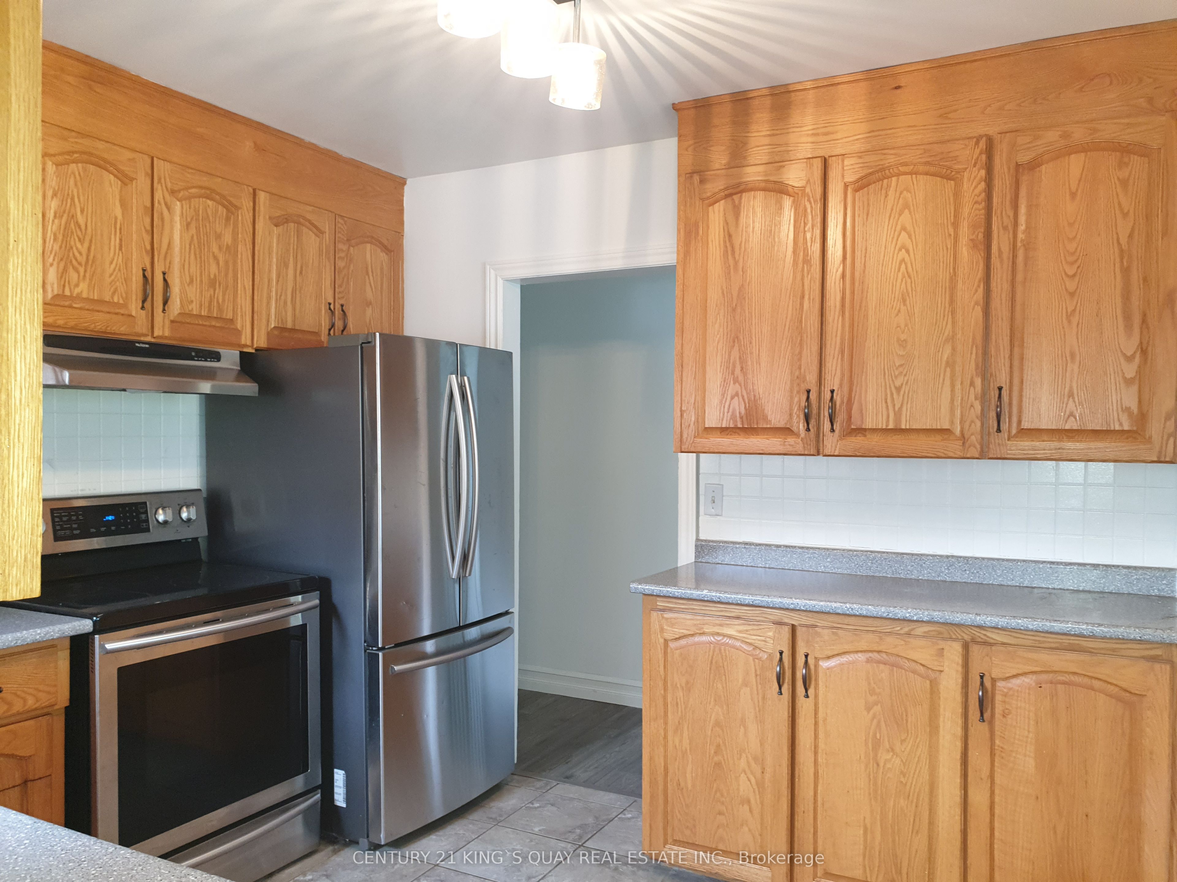 18 Manor Crescent Property Photo 6