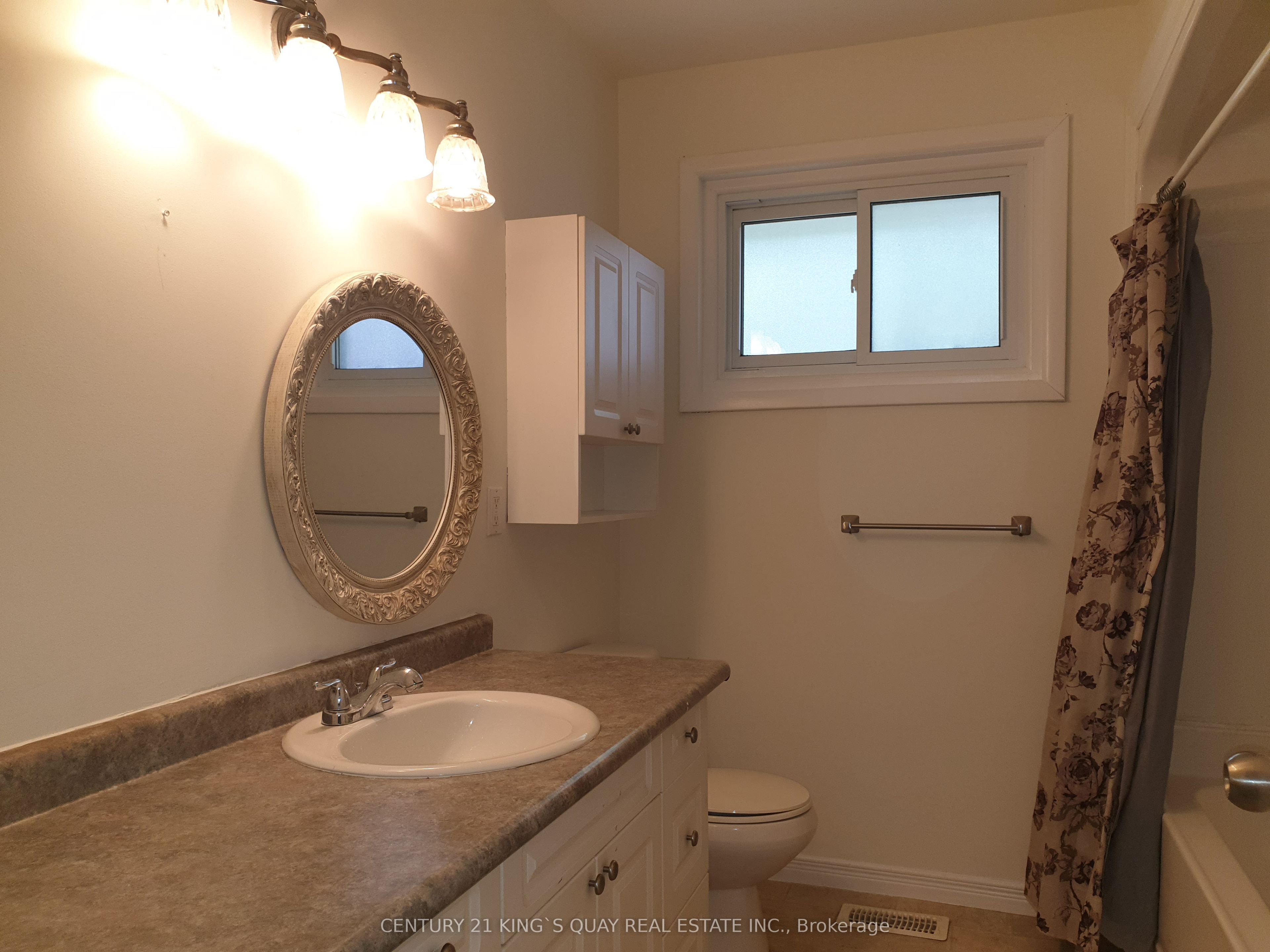 18 Manor Crescent Property Photo 9