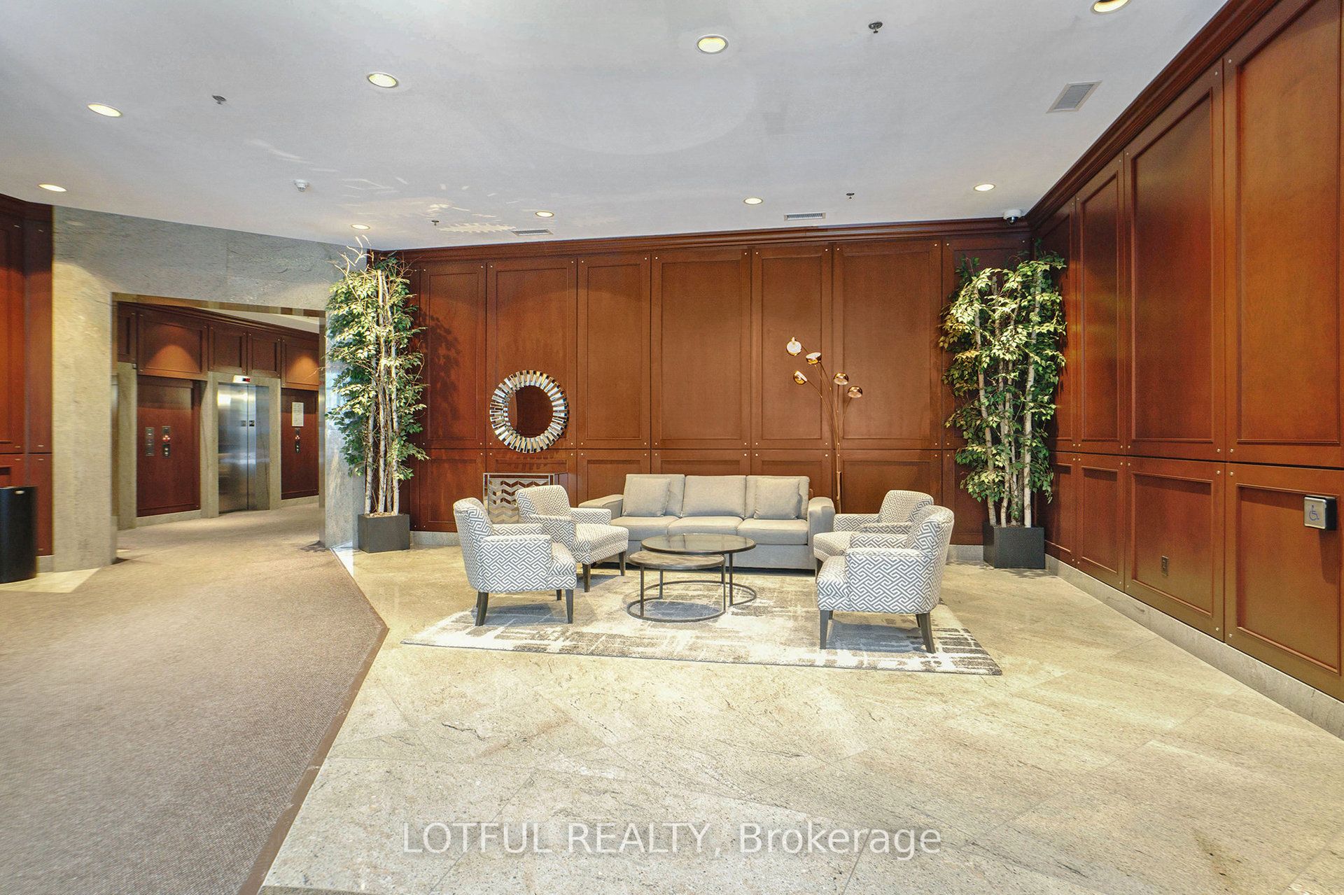 234 Rideau Street 1703 Property Photo 3