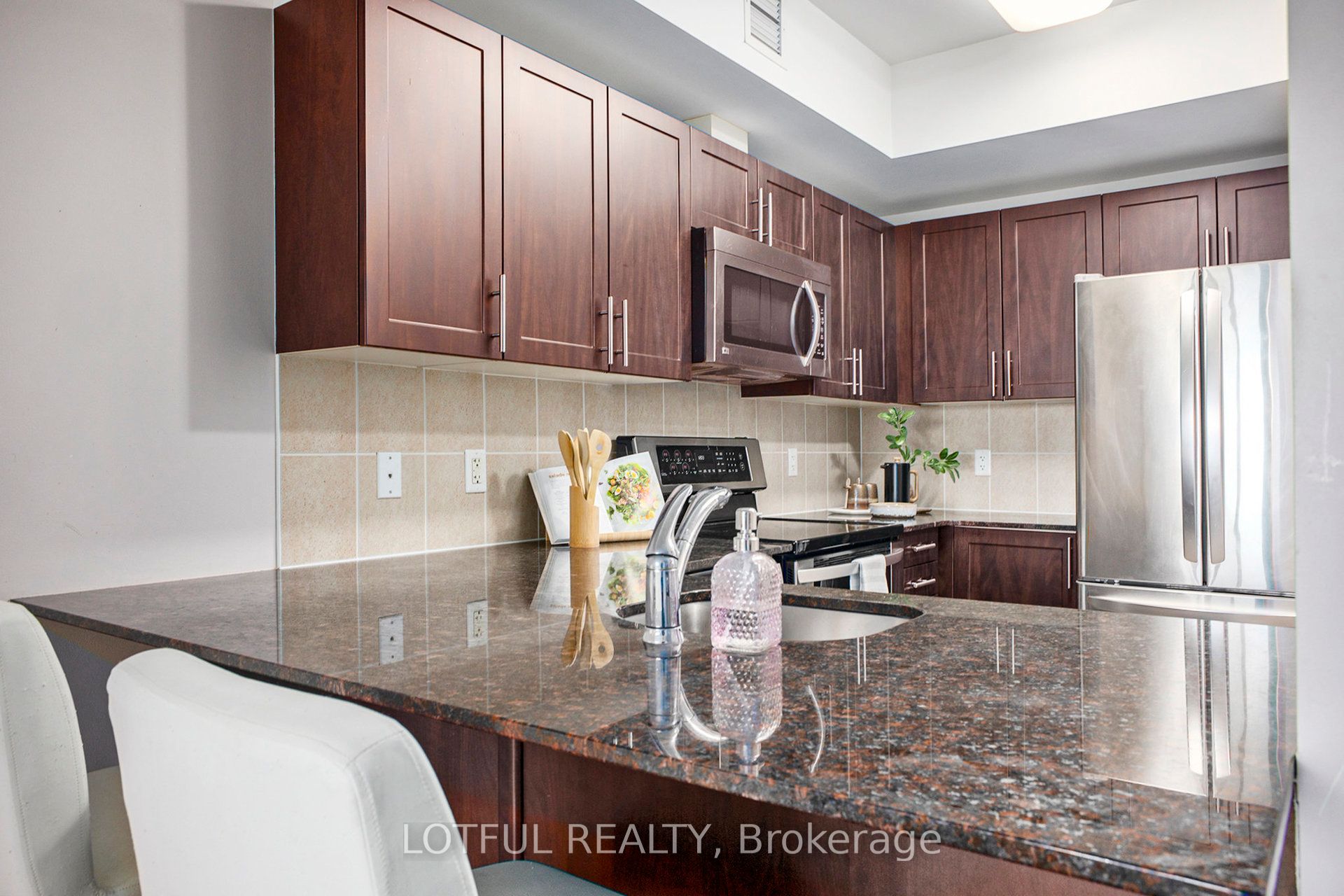 234 Rideau Street 1703 Property Photo 12