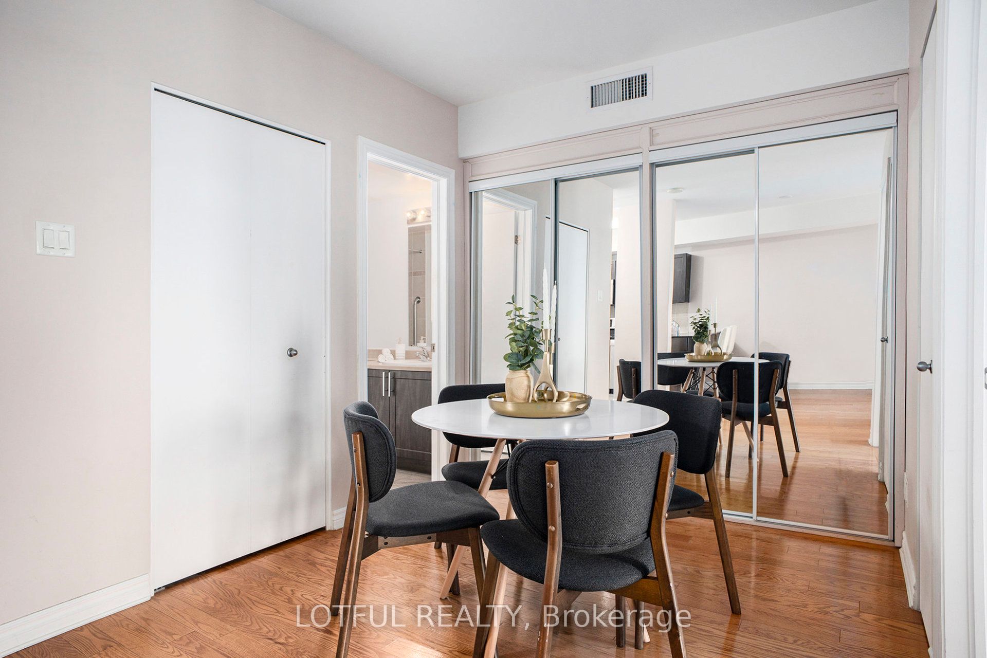 234 Rideau Street 1703 Property Photo 17