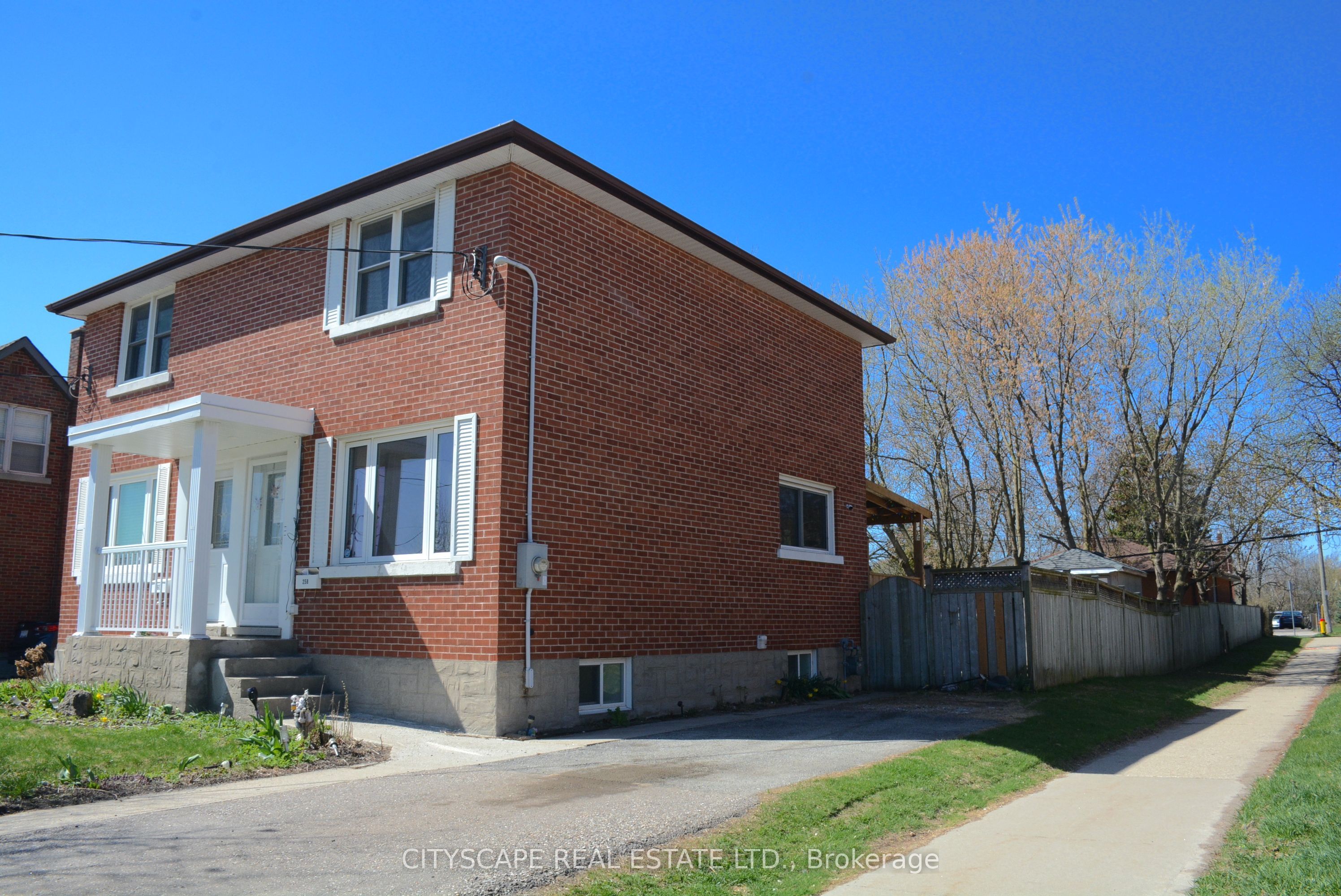 258 Lorne Avenue Property Photo 2
