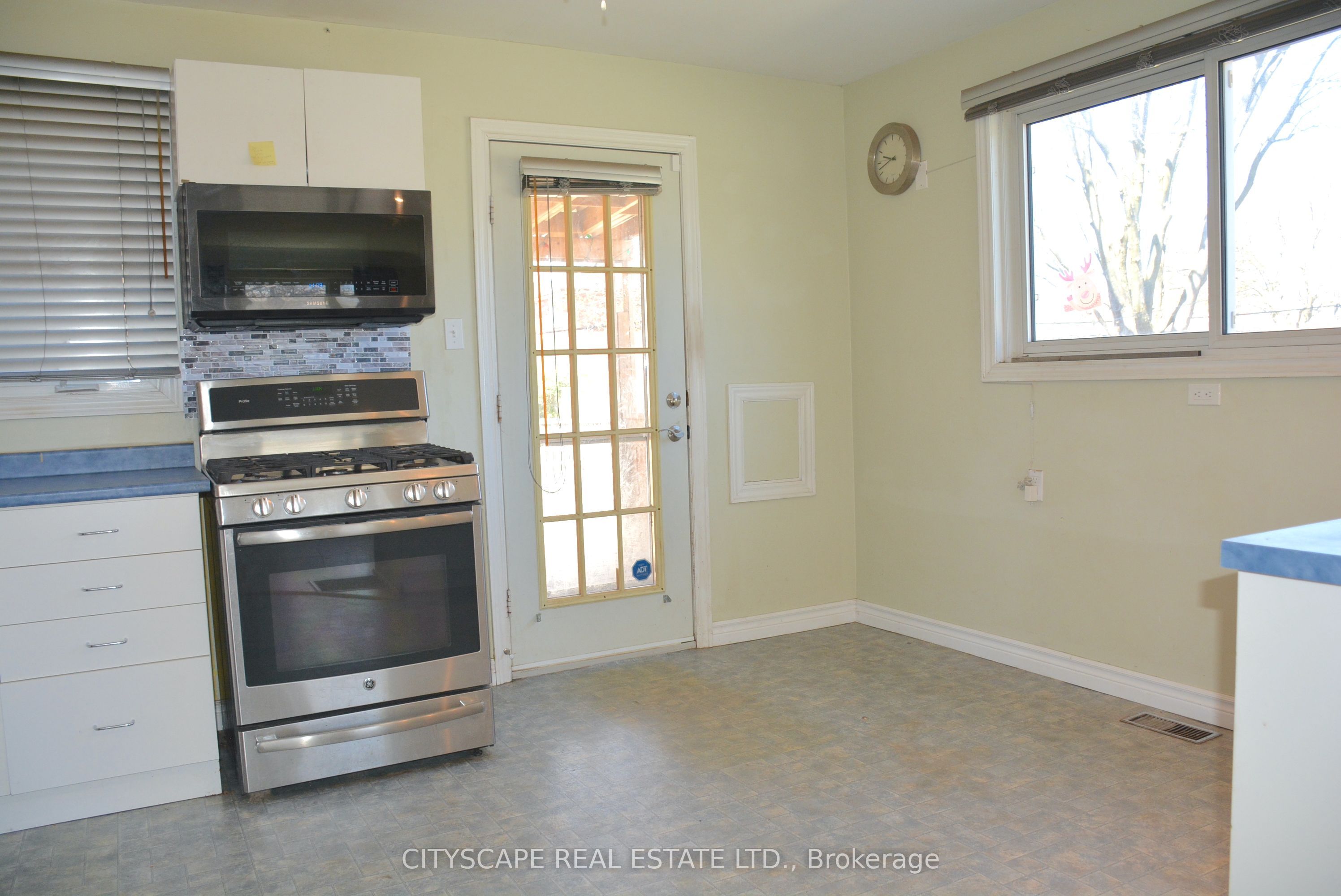 258 Lorne Avenue Property Photo 8