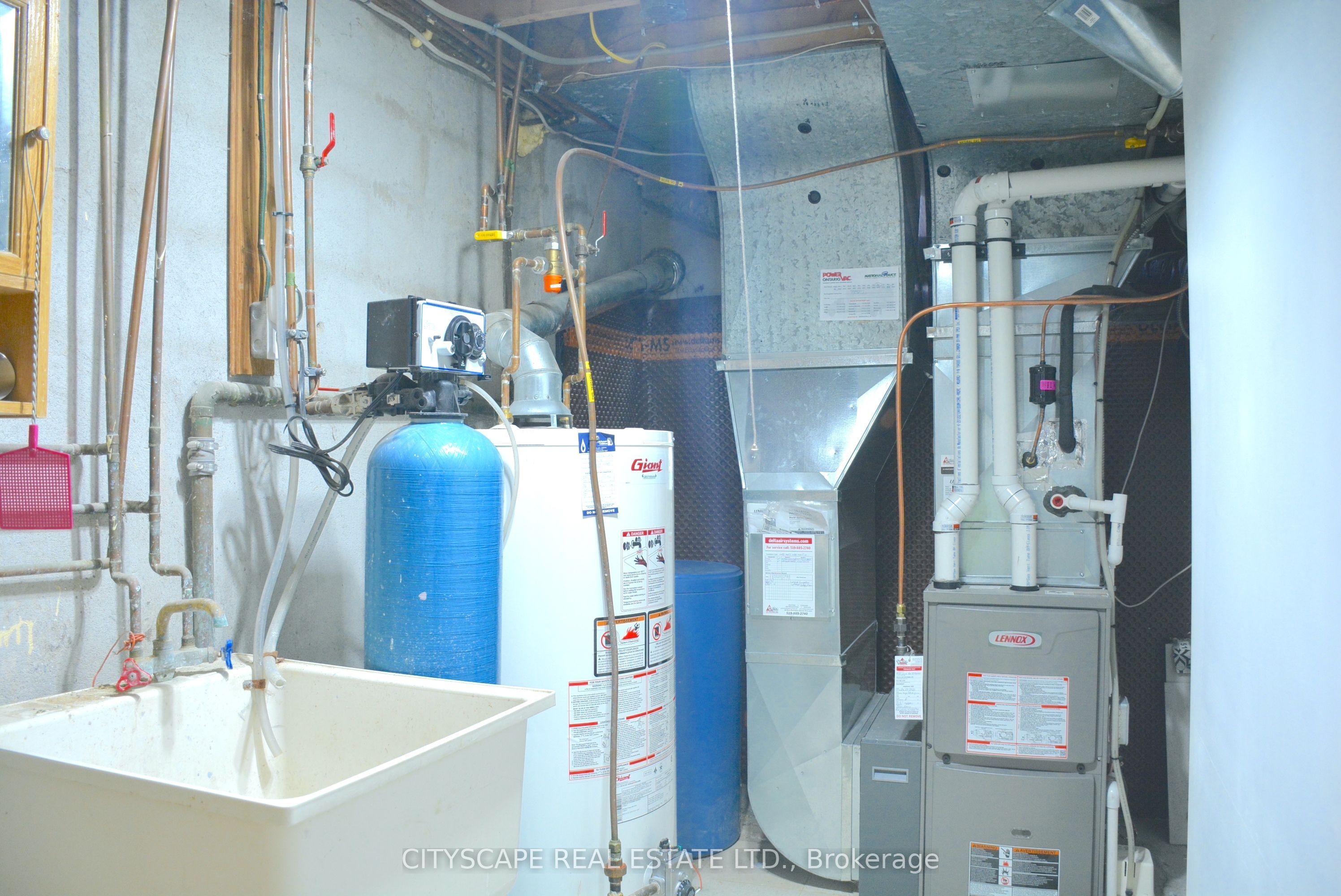 258 Lorne Avenue Property Photo 24