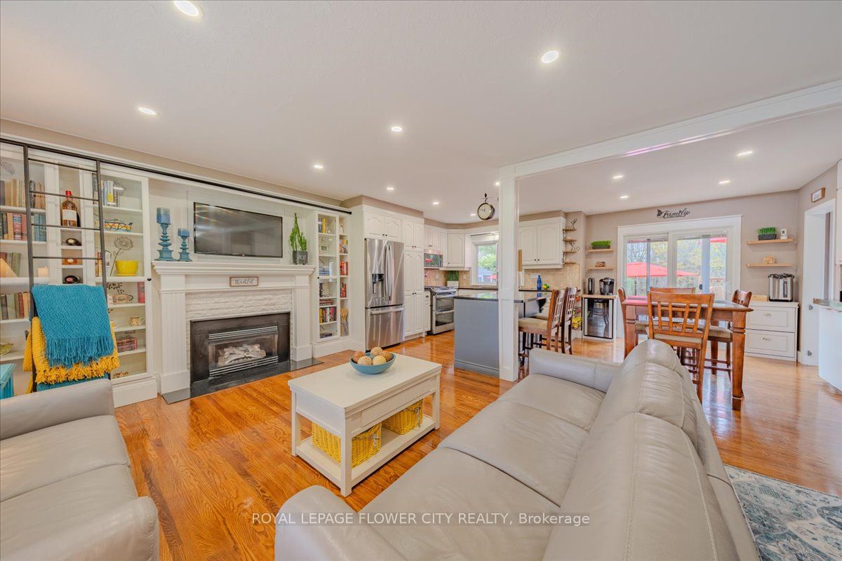 3511 Catherine Street Property Photo 4