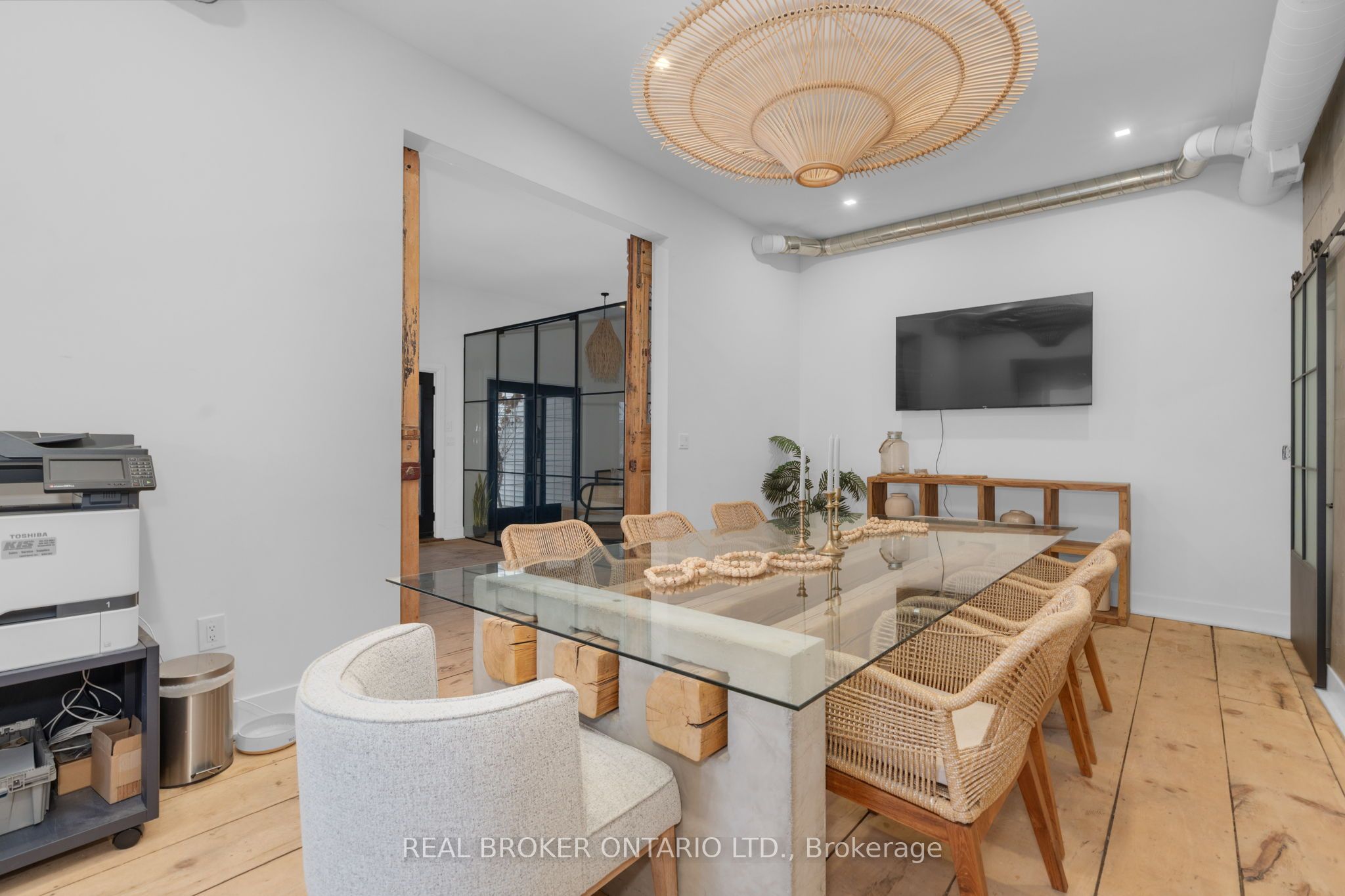 1 Dufferin Street Property Photo 11