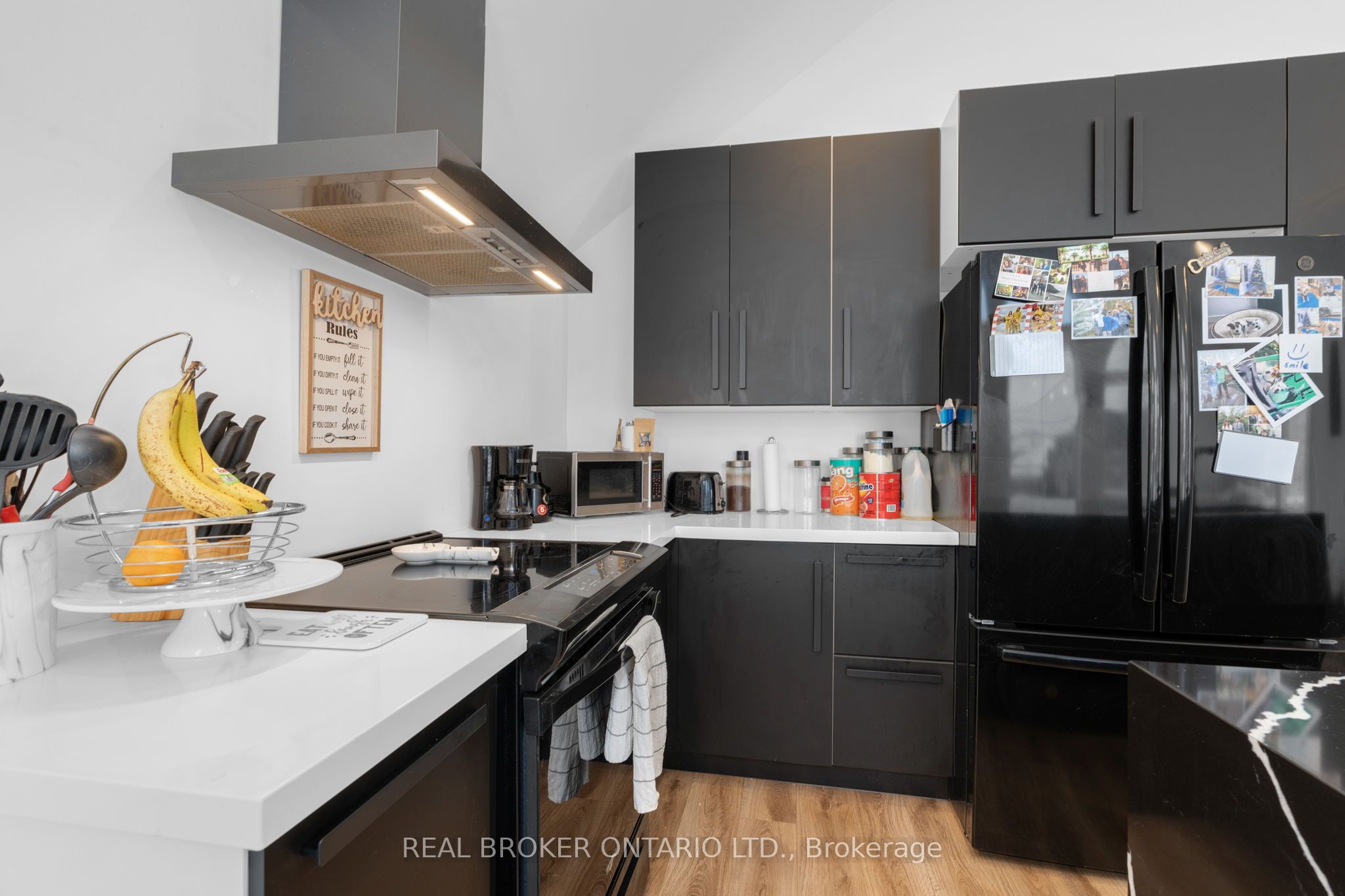 1 Dufferin Street Property Photo 23