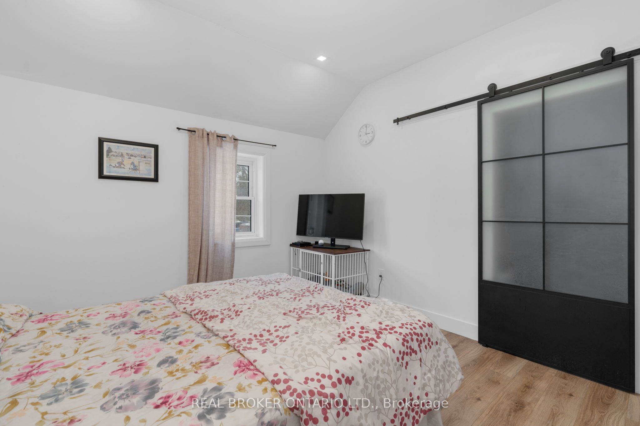 1 Dufferin Street Property Photo 26