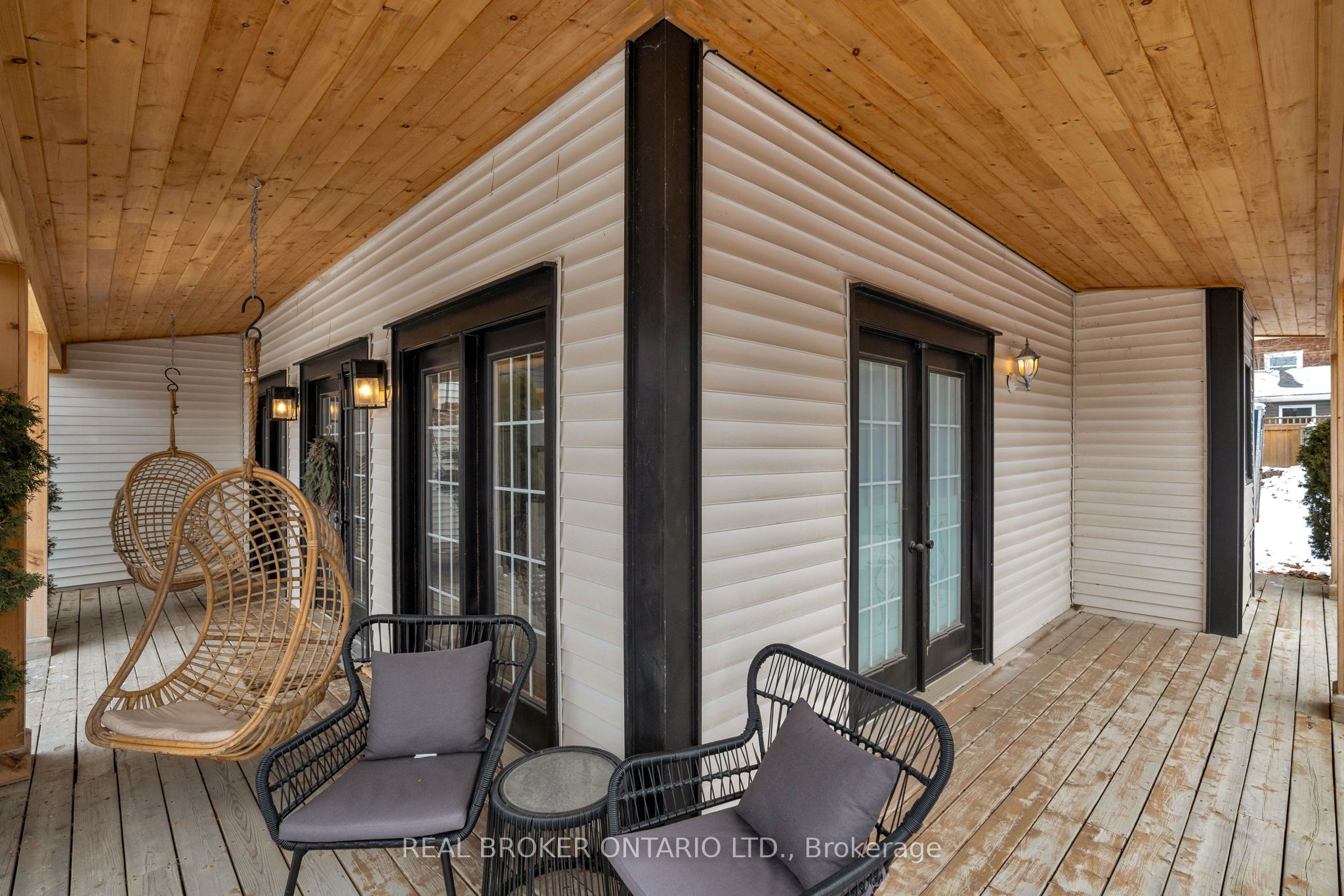 1 Dufferin Street Property Photo 30