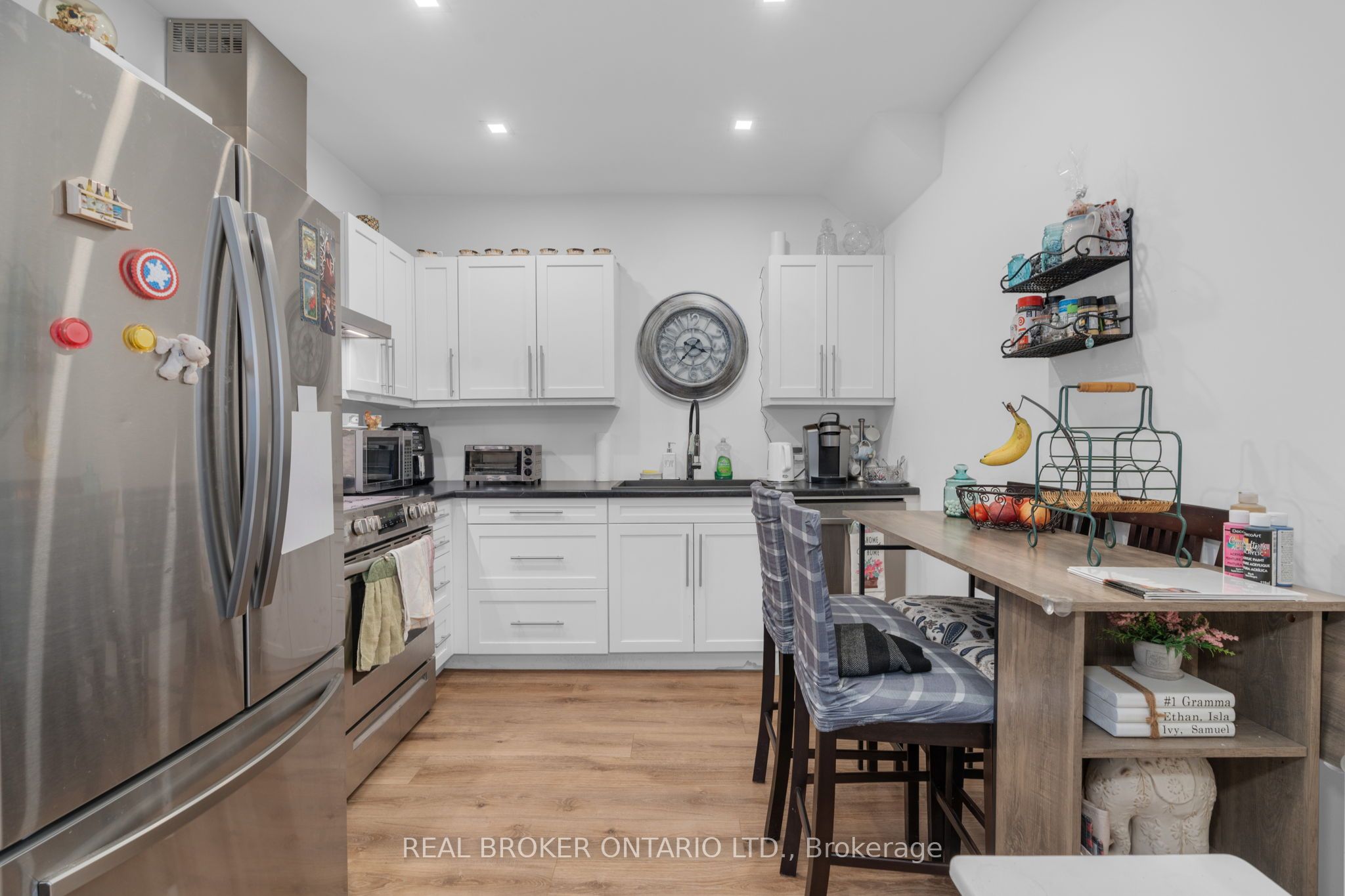 1 Dufferin Street Property Photo 38