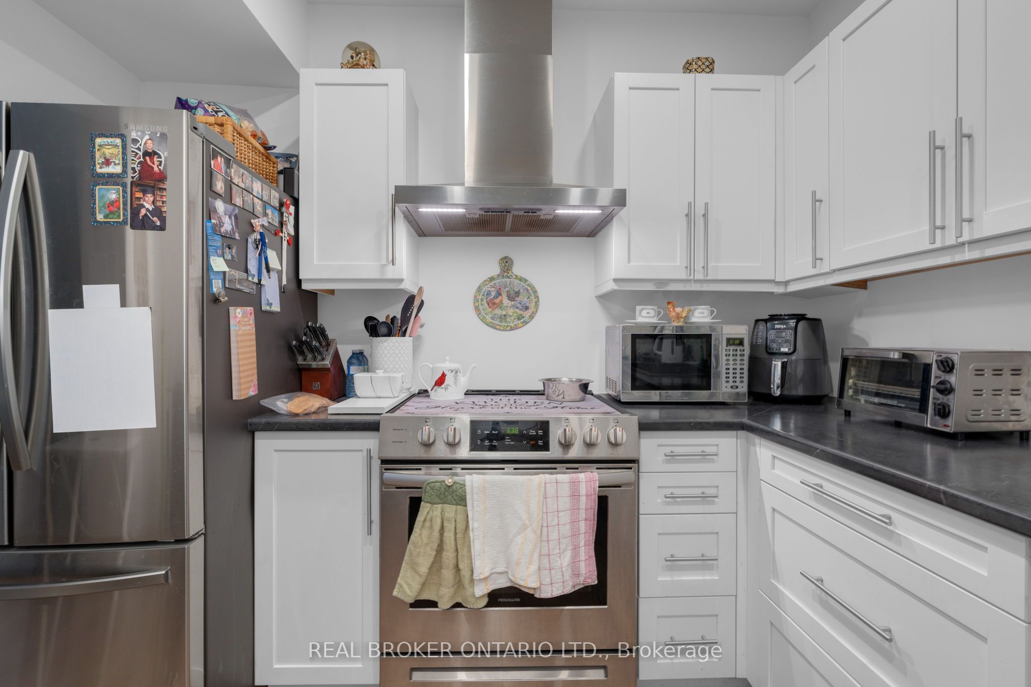 1 Dufferin Street Property Photo 39