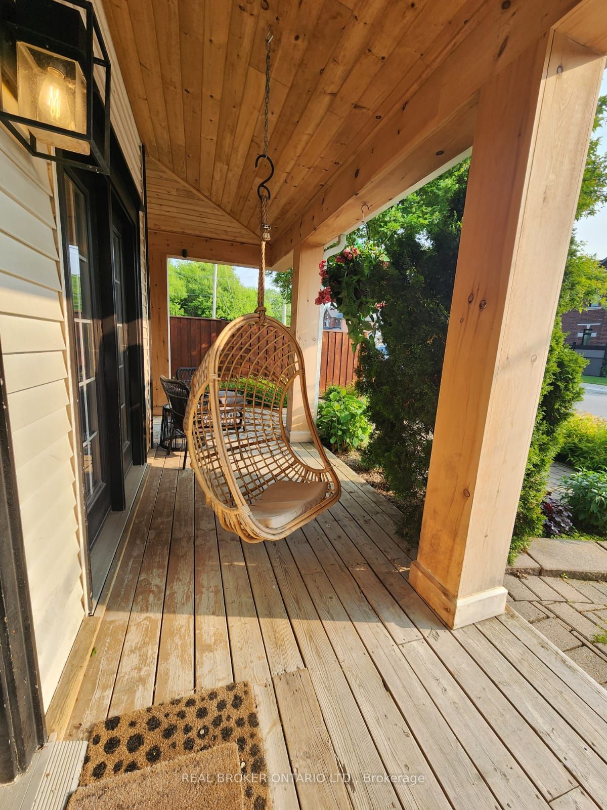 1 Dufferin Street Property Photo 42