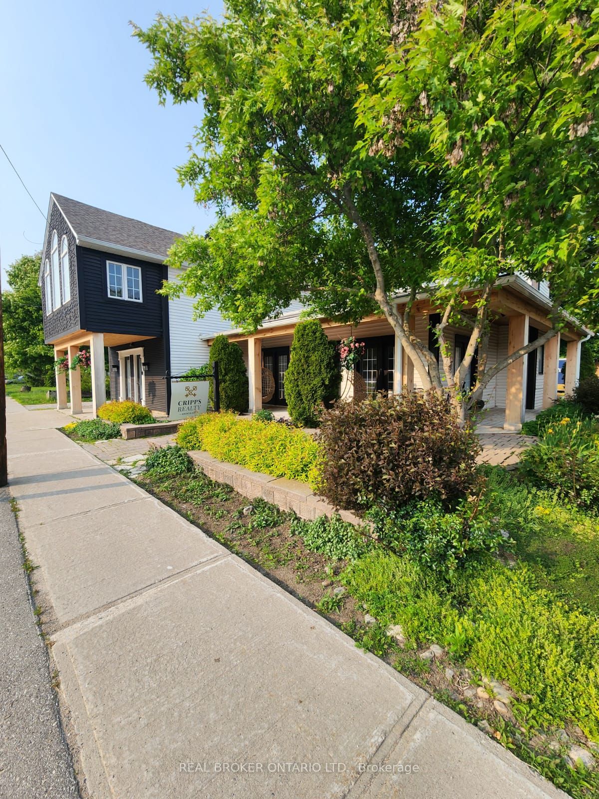 1 Dufferin Street Property Photo 44