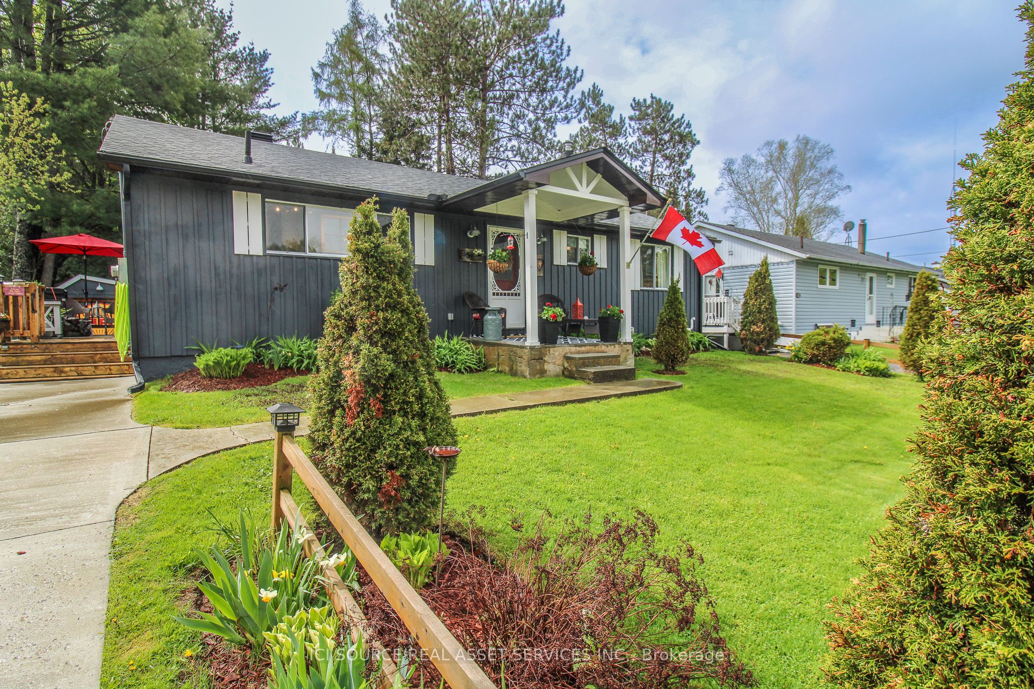 35 Hemlock Street Property Photo 1