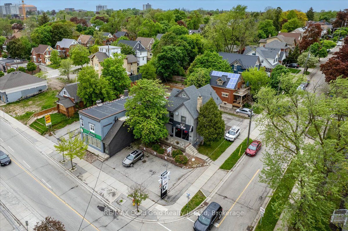 686 King Street Property Photo 1