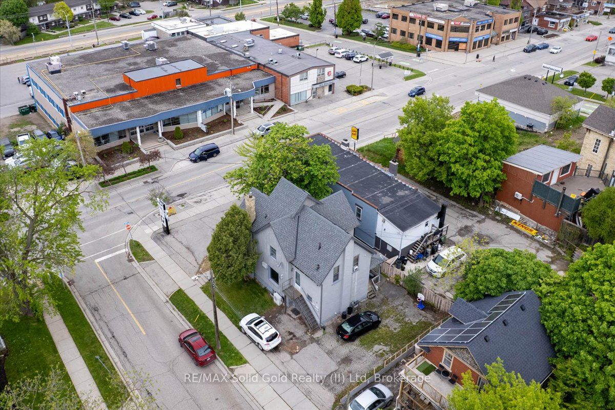 686 King Street Property Photo 17