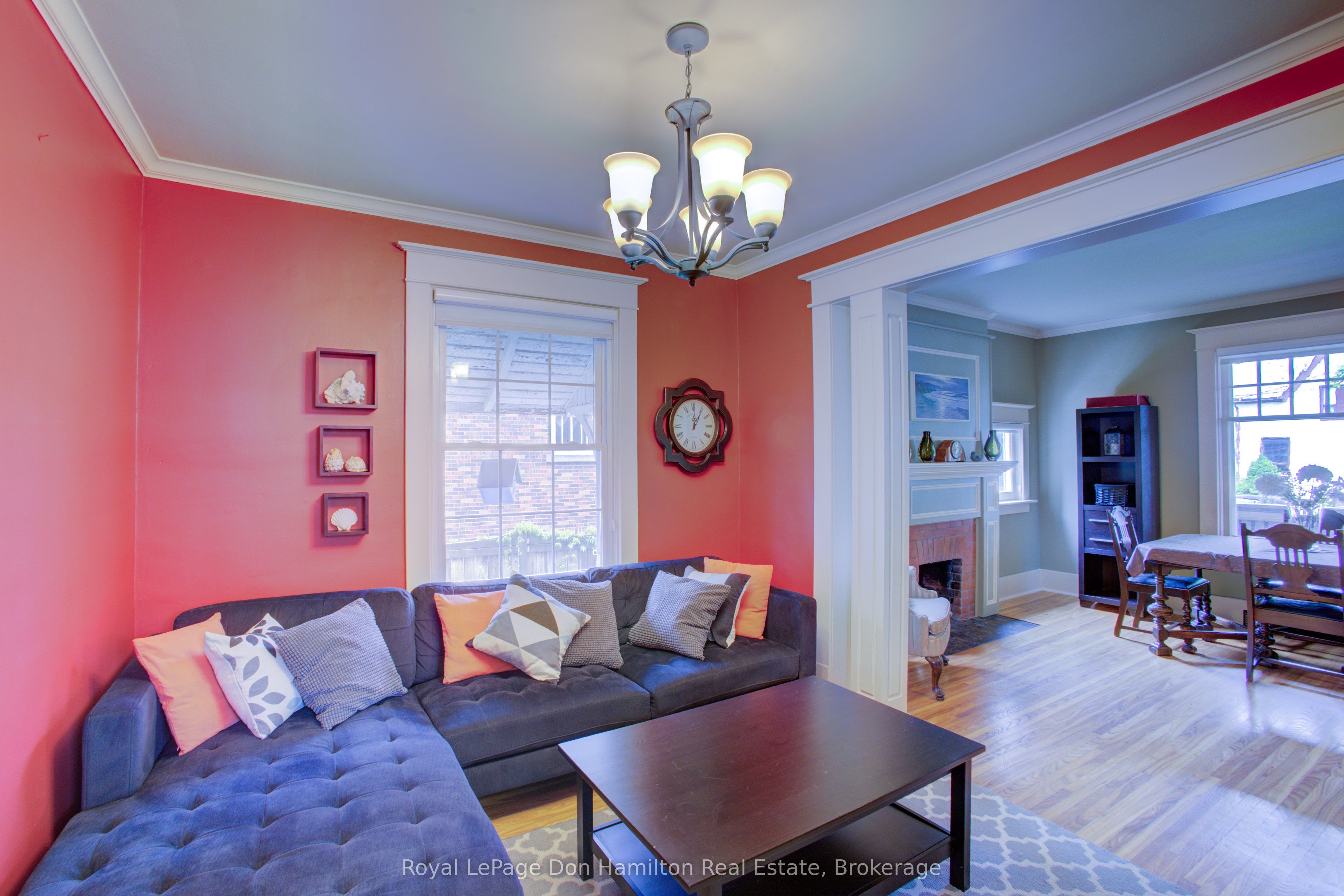 190 Victoria Avenue N Property Photo 14