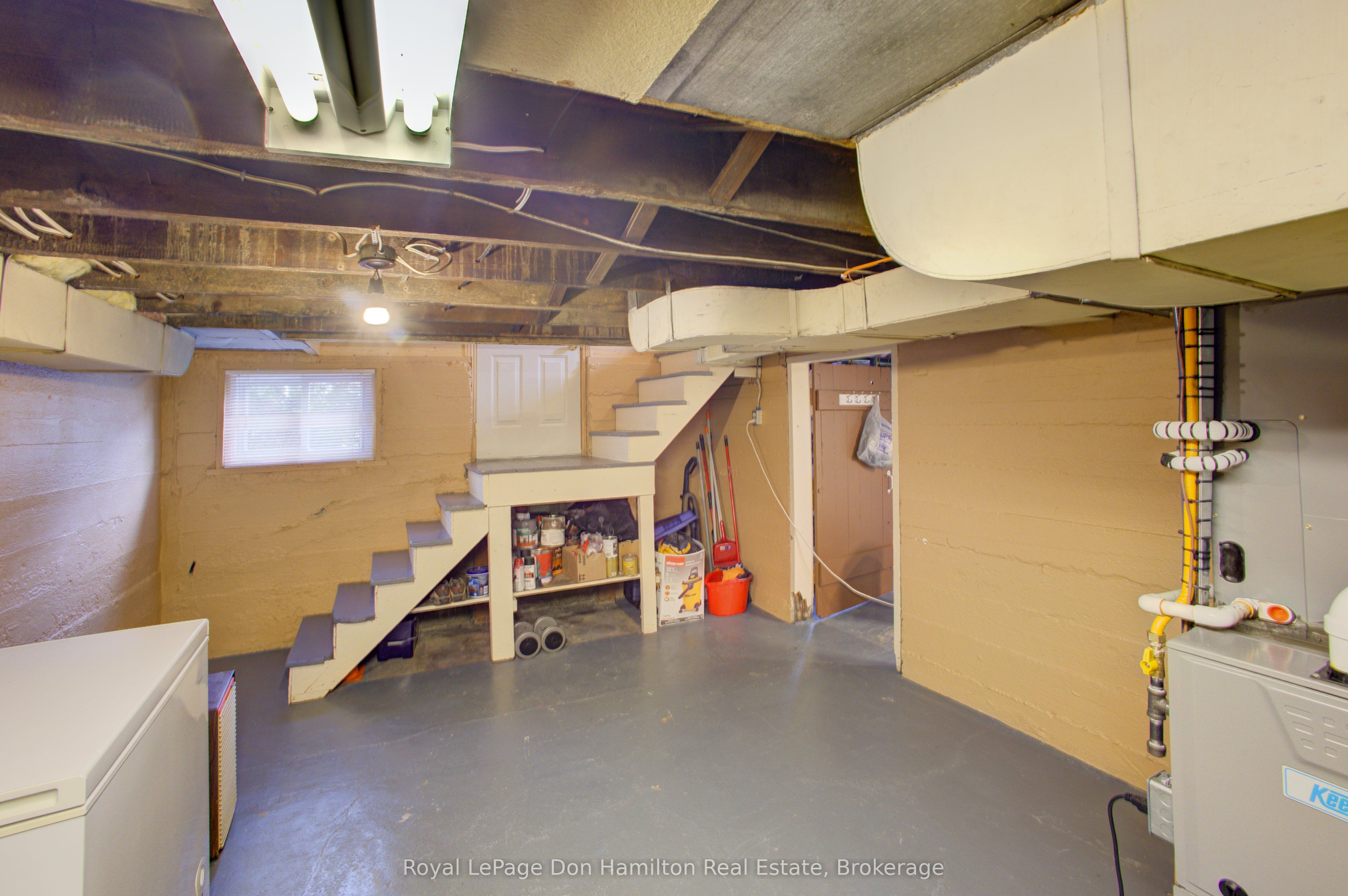 190 Victoria Avenue N Property Photo 26