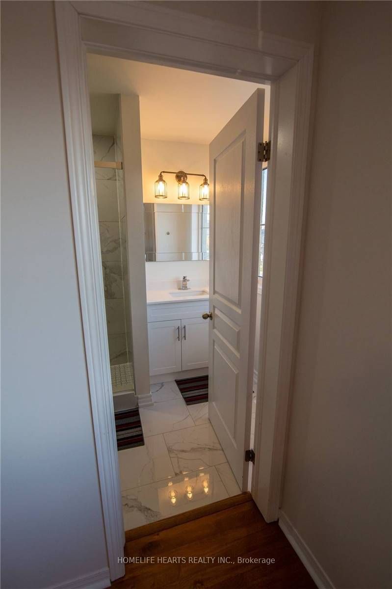 70 Palace Beach Trail Property Photo 11