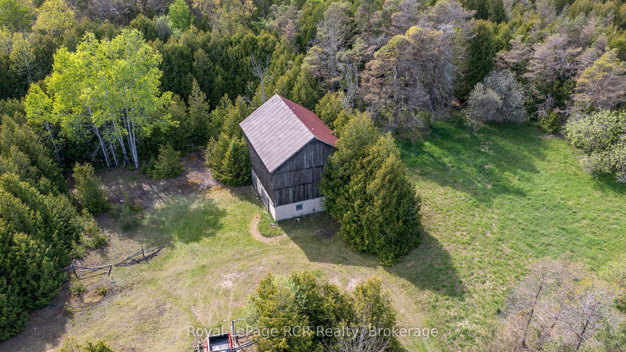 134780 20 Sideroad Property Photo 11