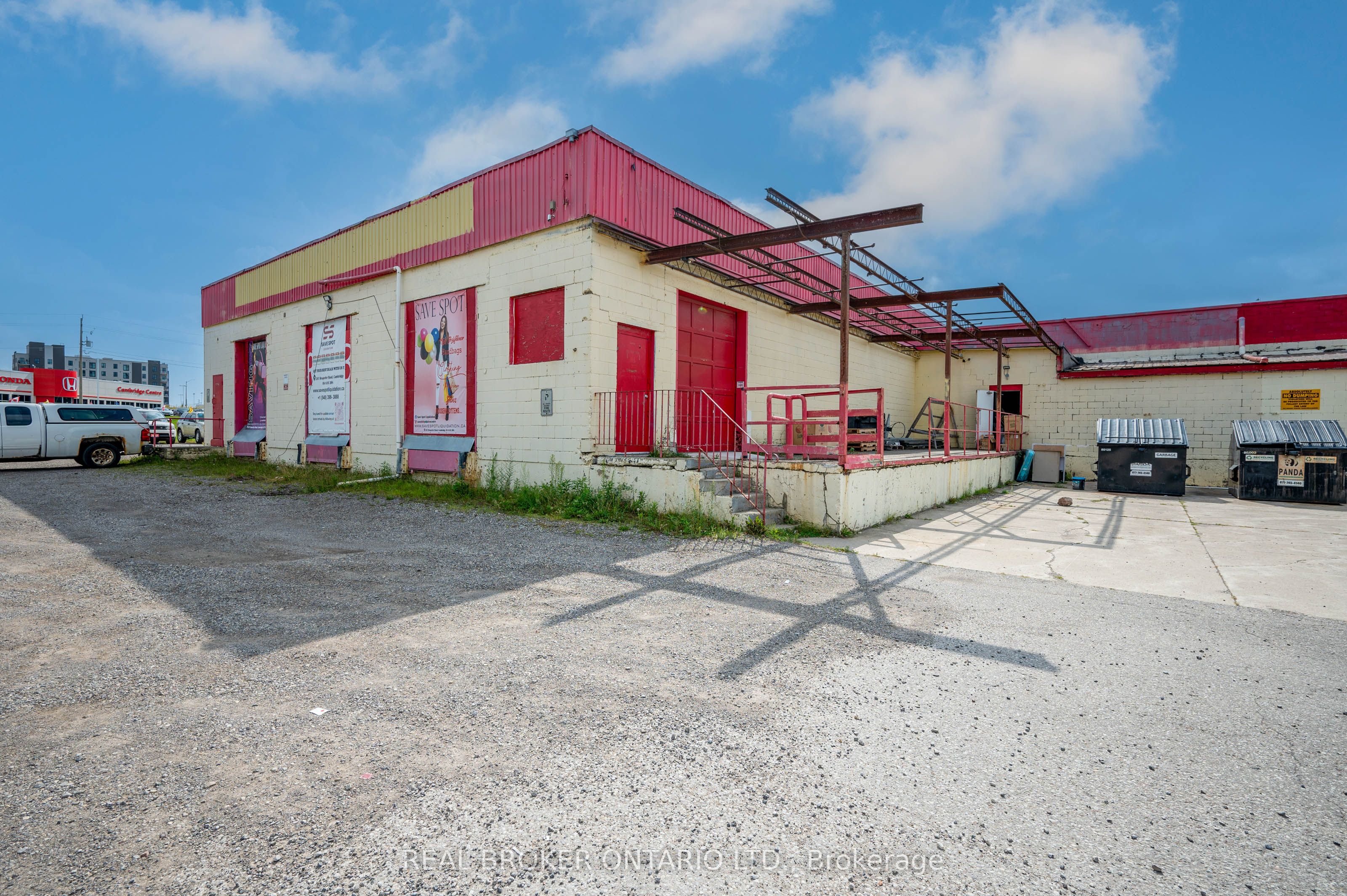 261 Hespeler Rd Property Photo 16