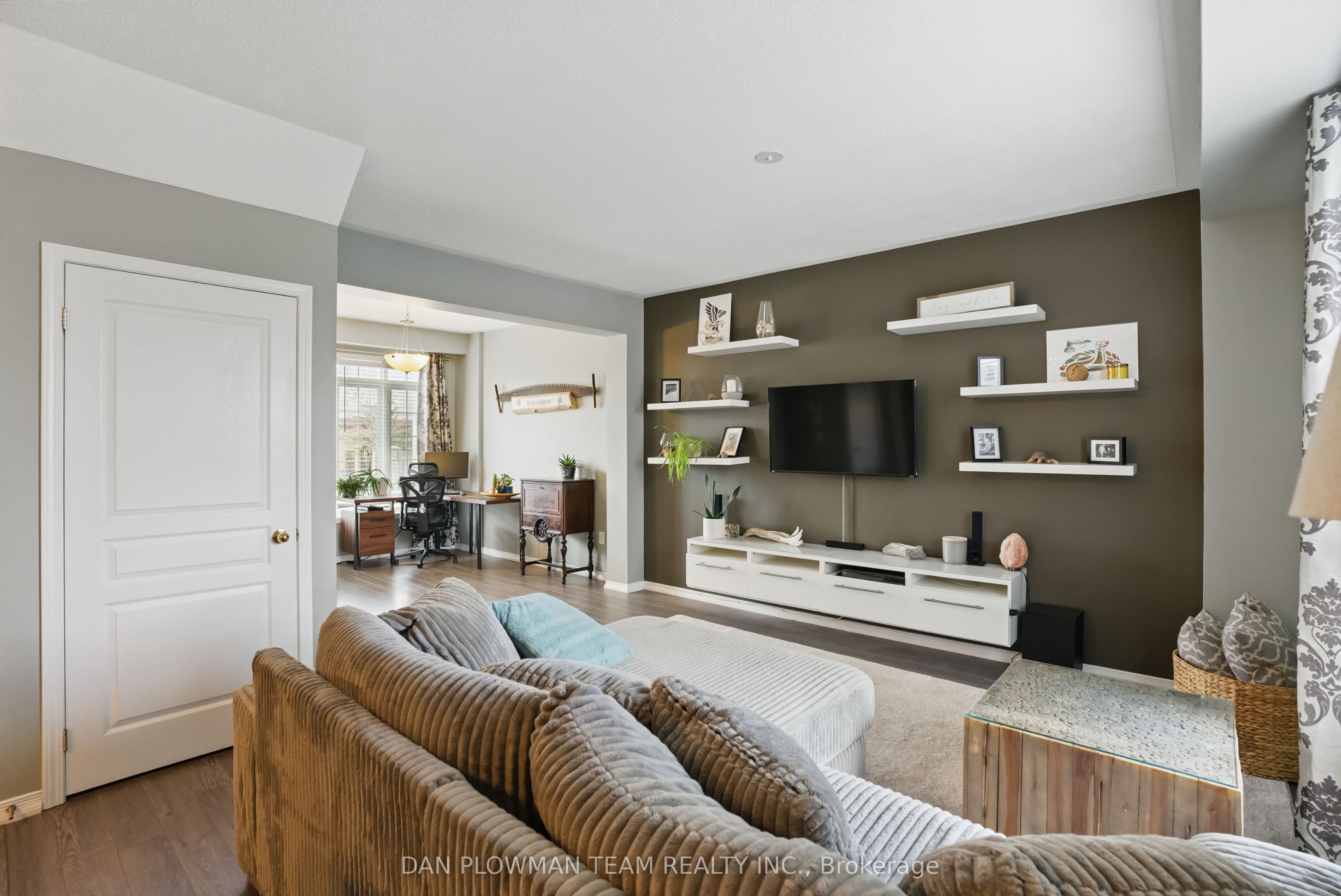 764 Carlisle Street Property Photo 9