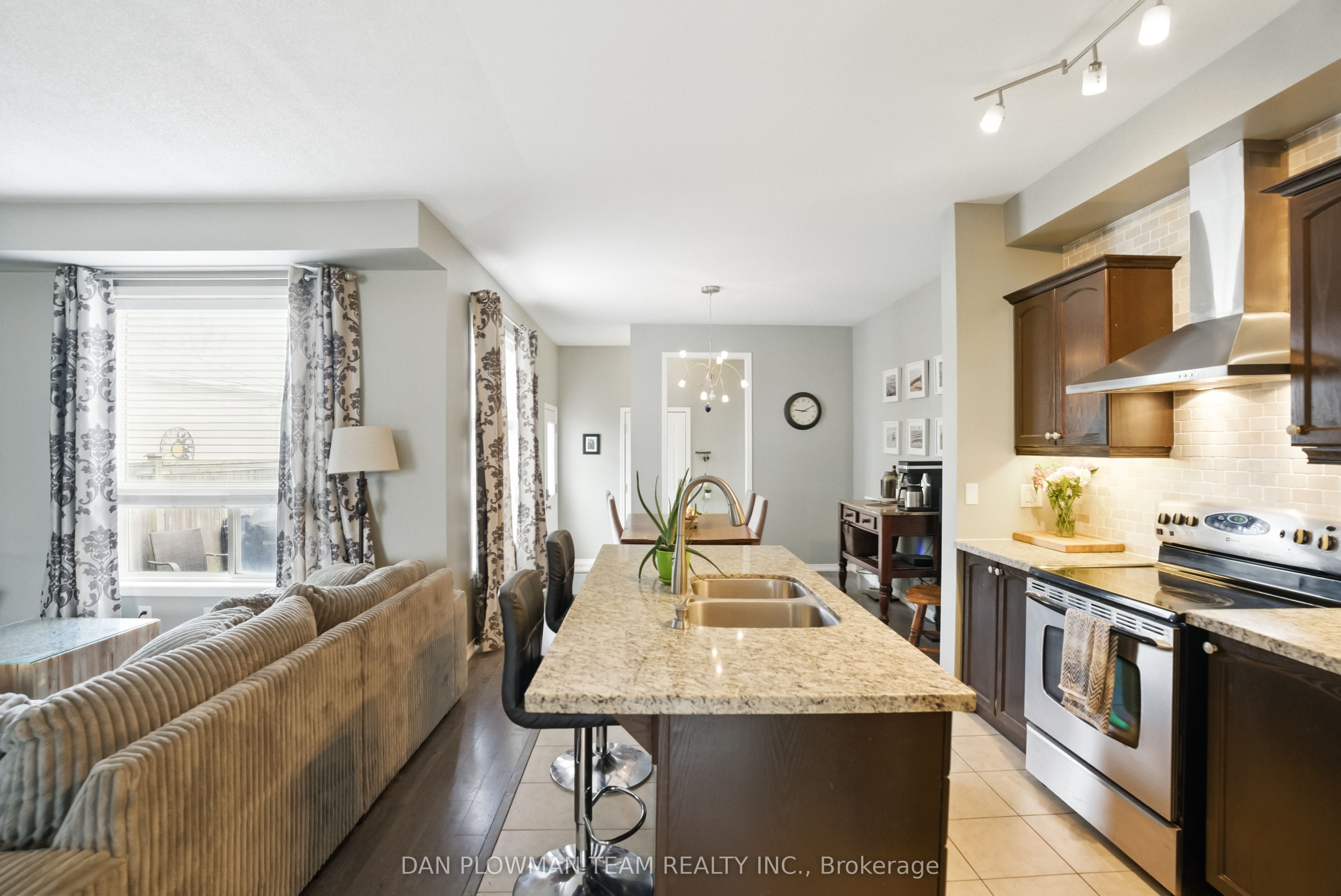 764 Carlisle Street Property Photo 13