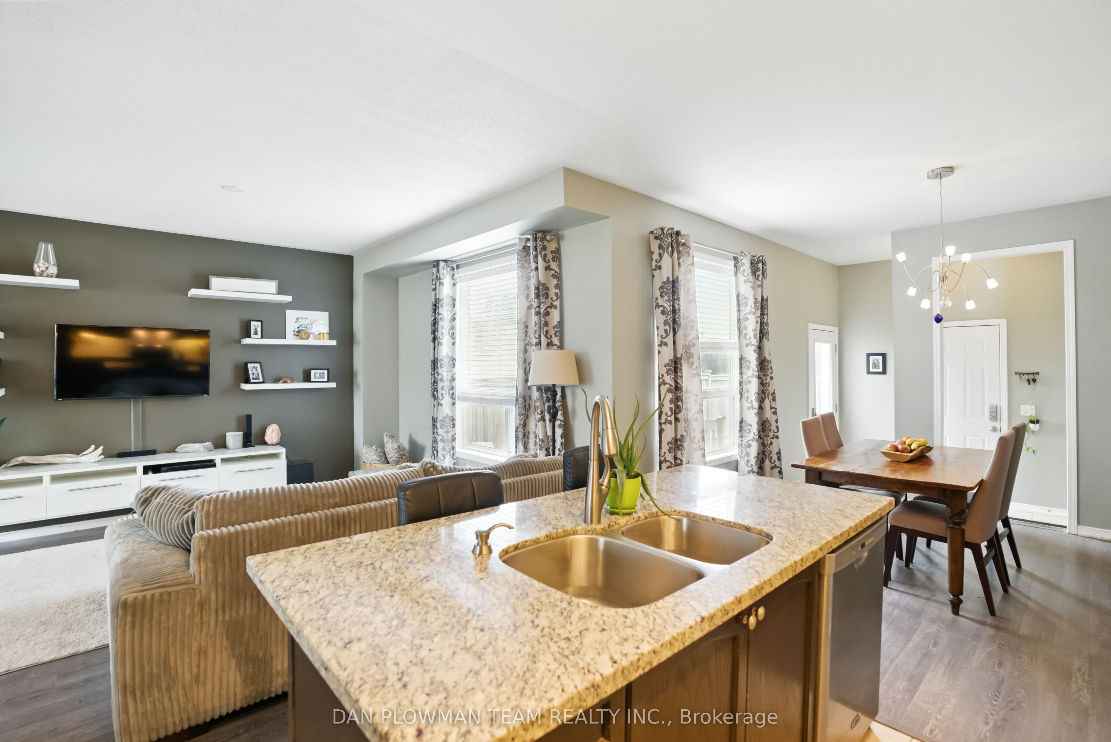 764 Carlisle Street Property Photo 14