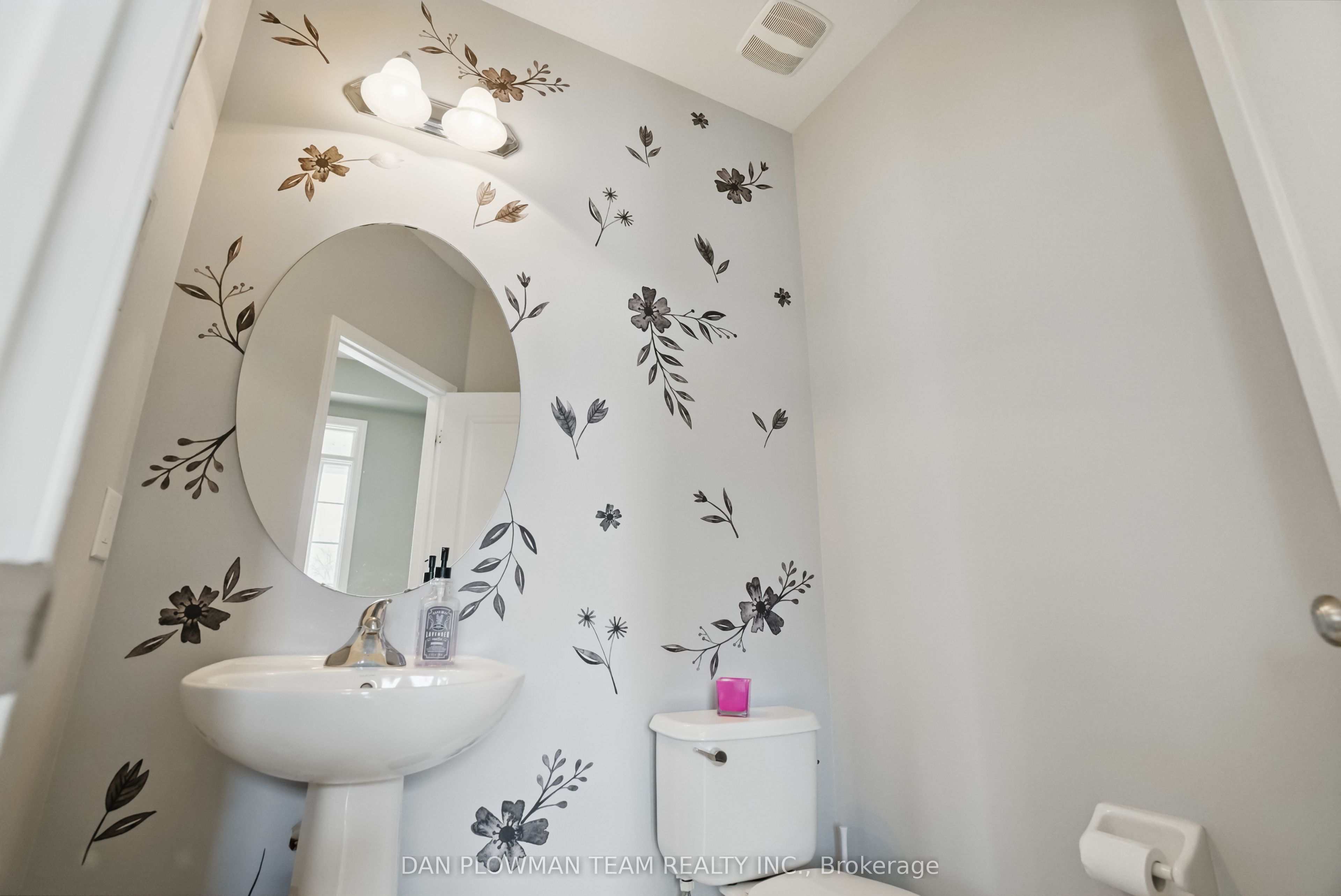 764 Carlisle Street Property Photo 22