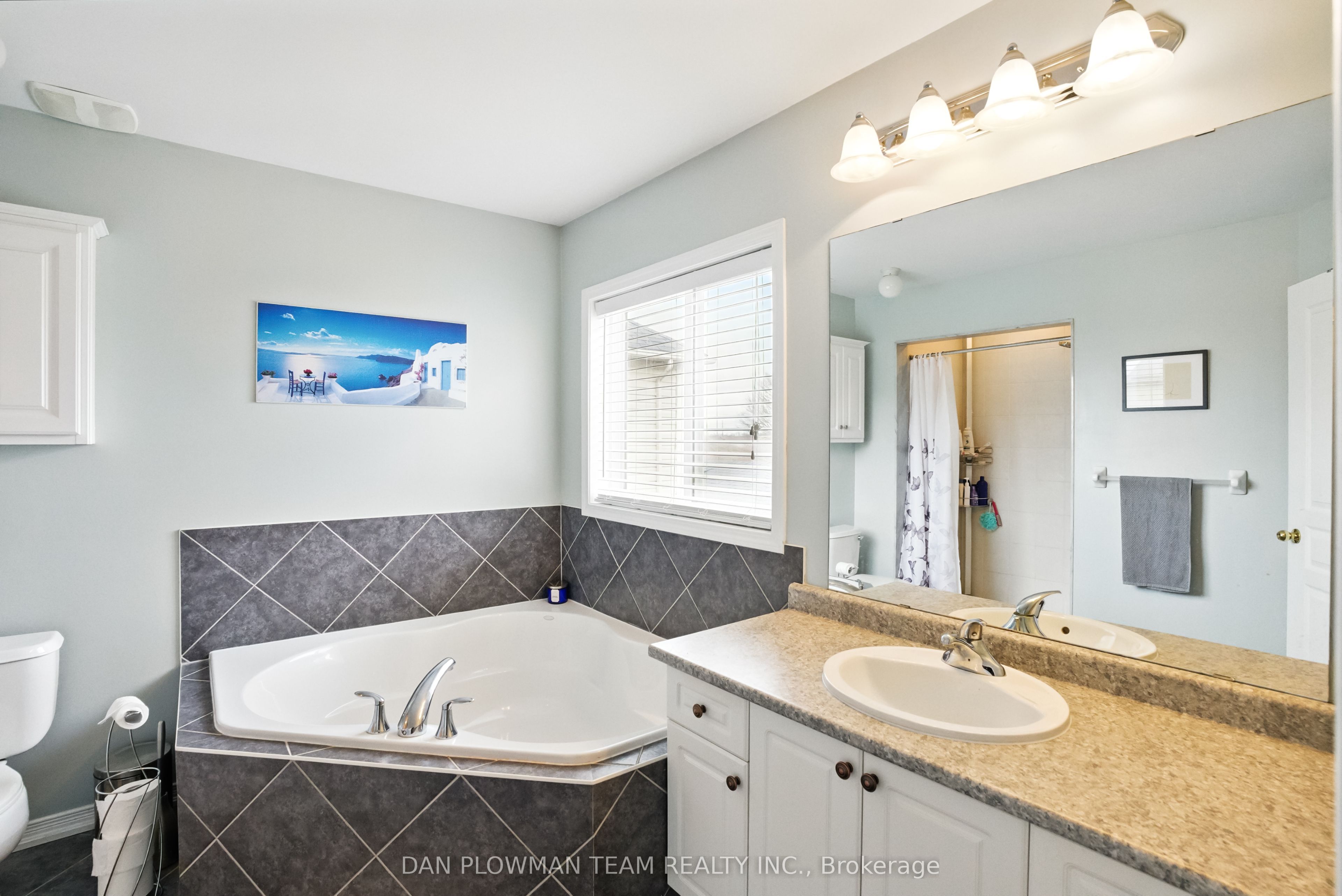 764 Carlisle Street Property Photo 34