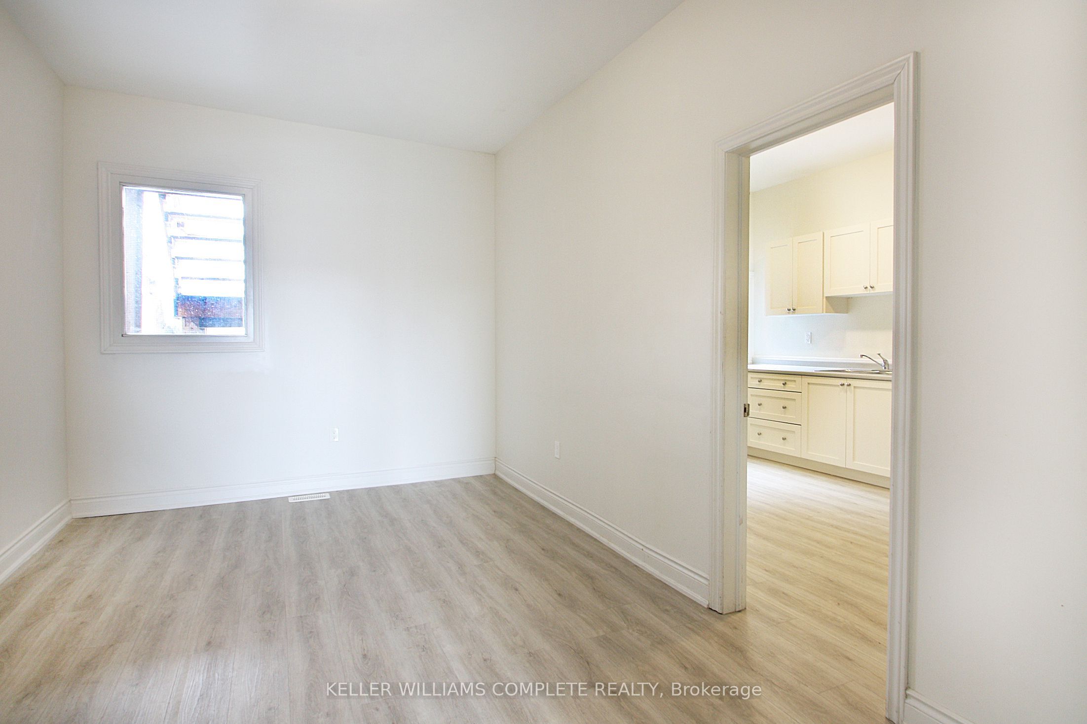 #1 - 76 Wentworth Street Property Photo 10