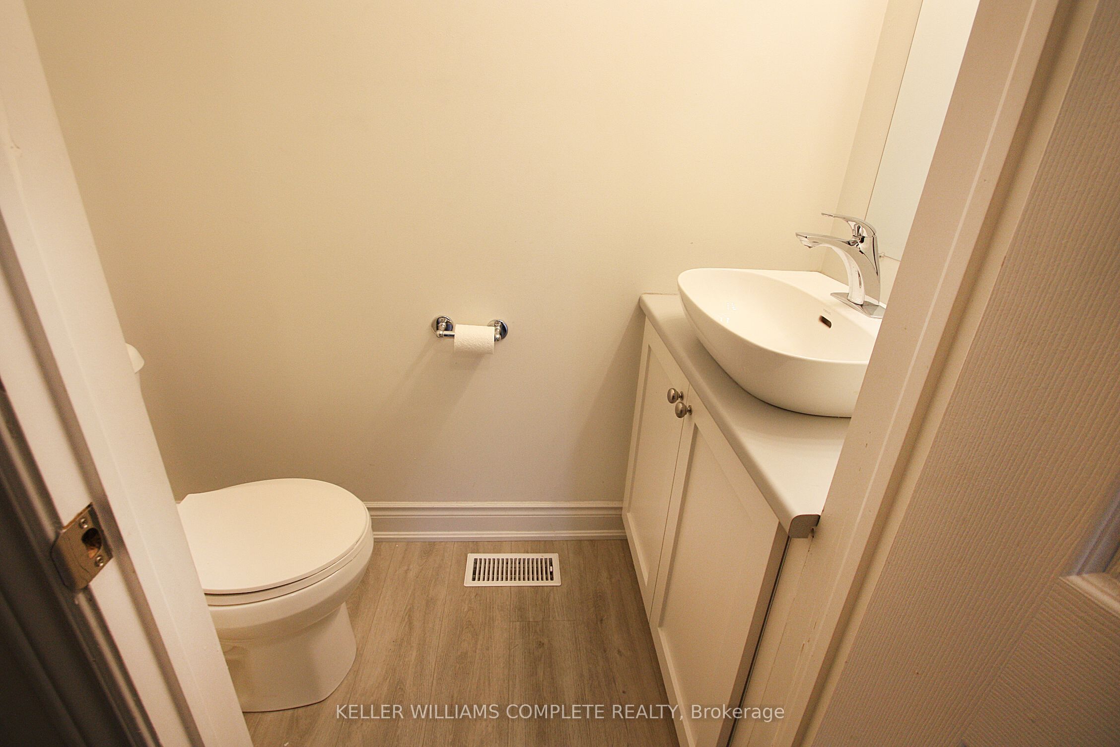 #1 - 76 Wentworth Street Property Photo 22