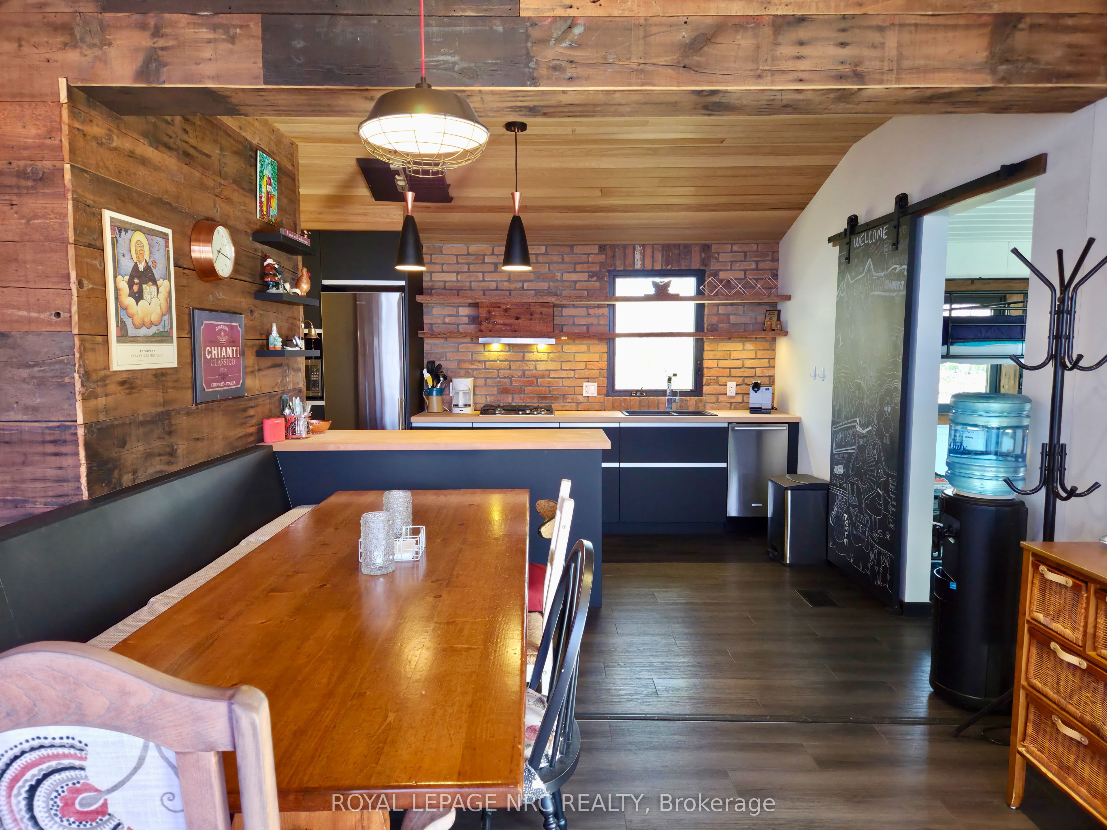 10 Hillside Property Photo 13