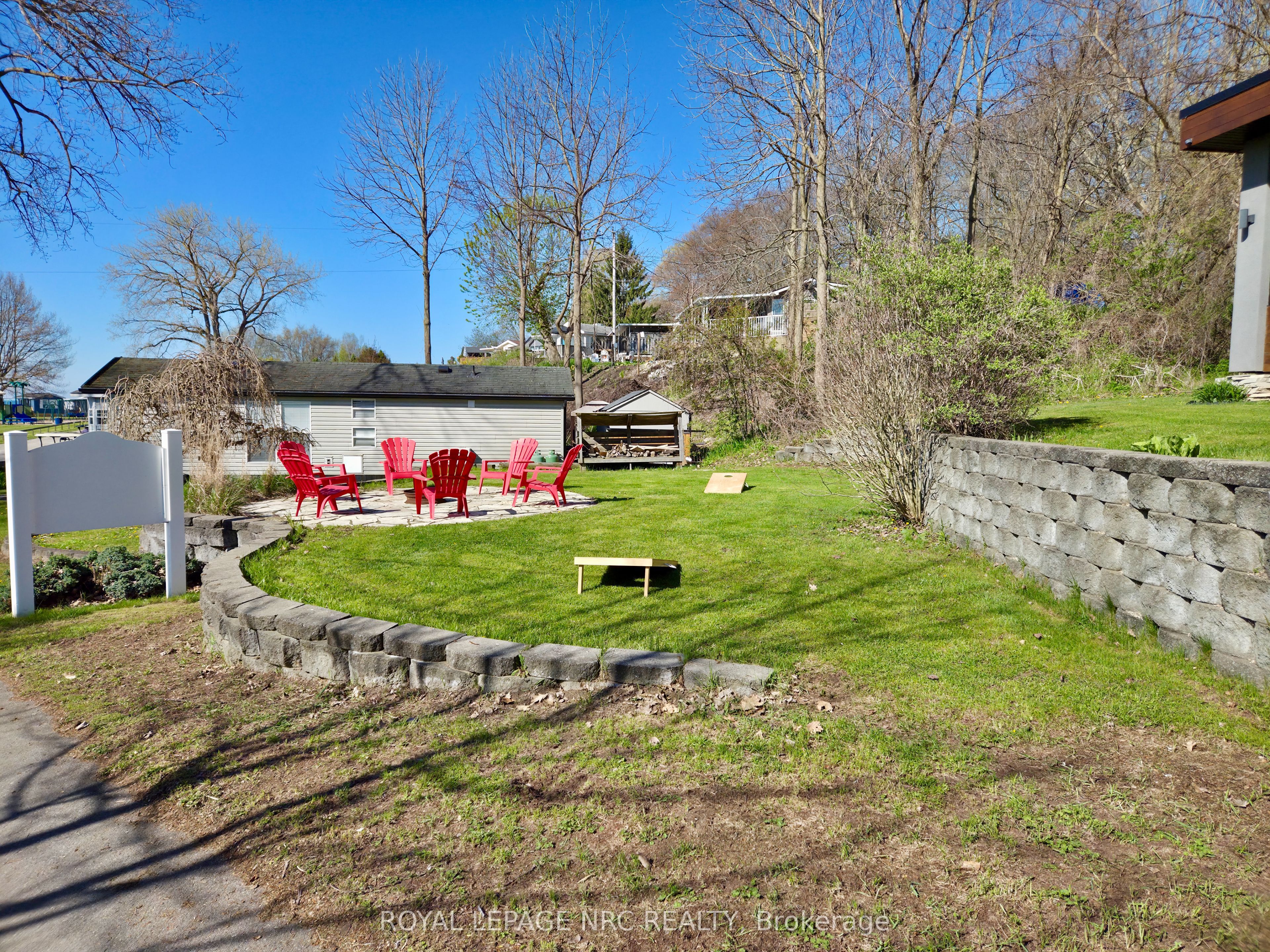 10 Hillside Property Photo 22