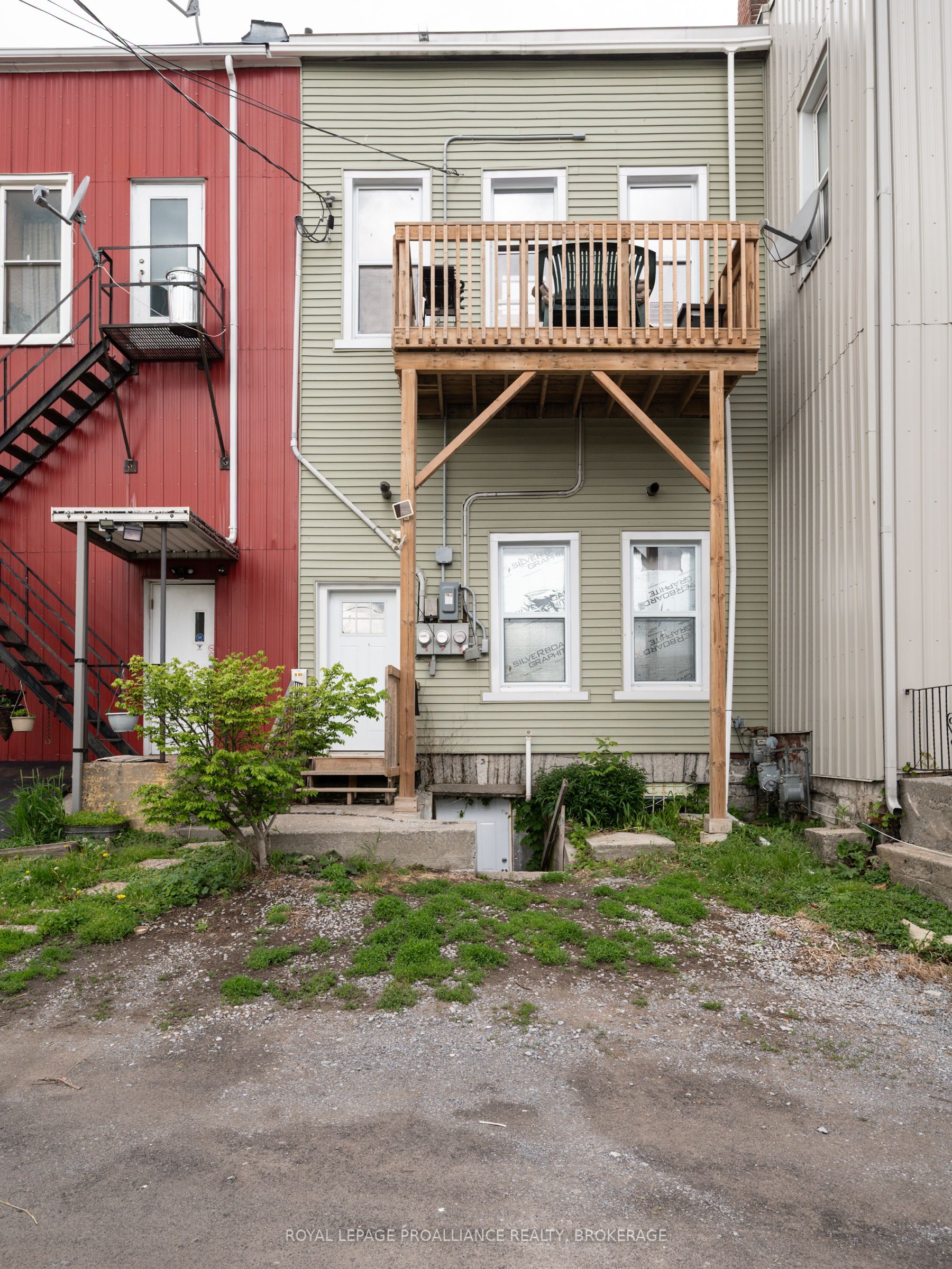 48 Dundas St E Property Photo 26