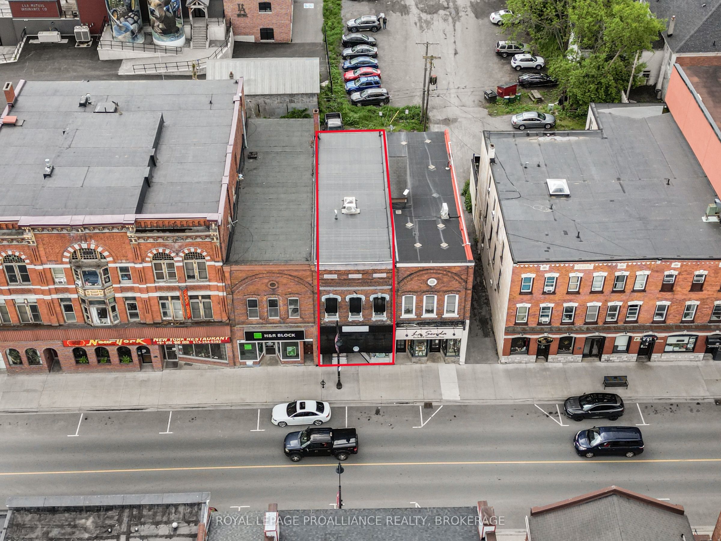 48 Dundas St E Property Photo 31