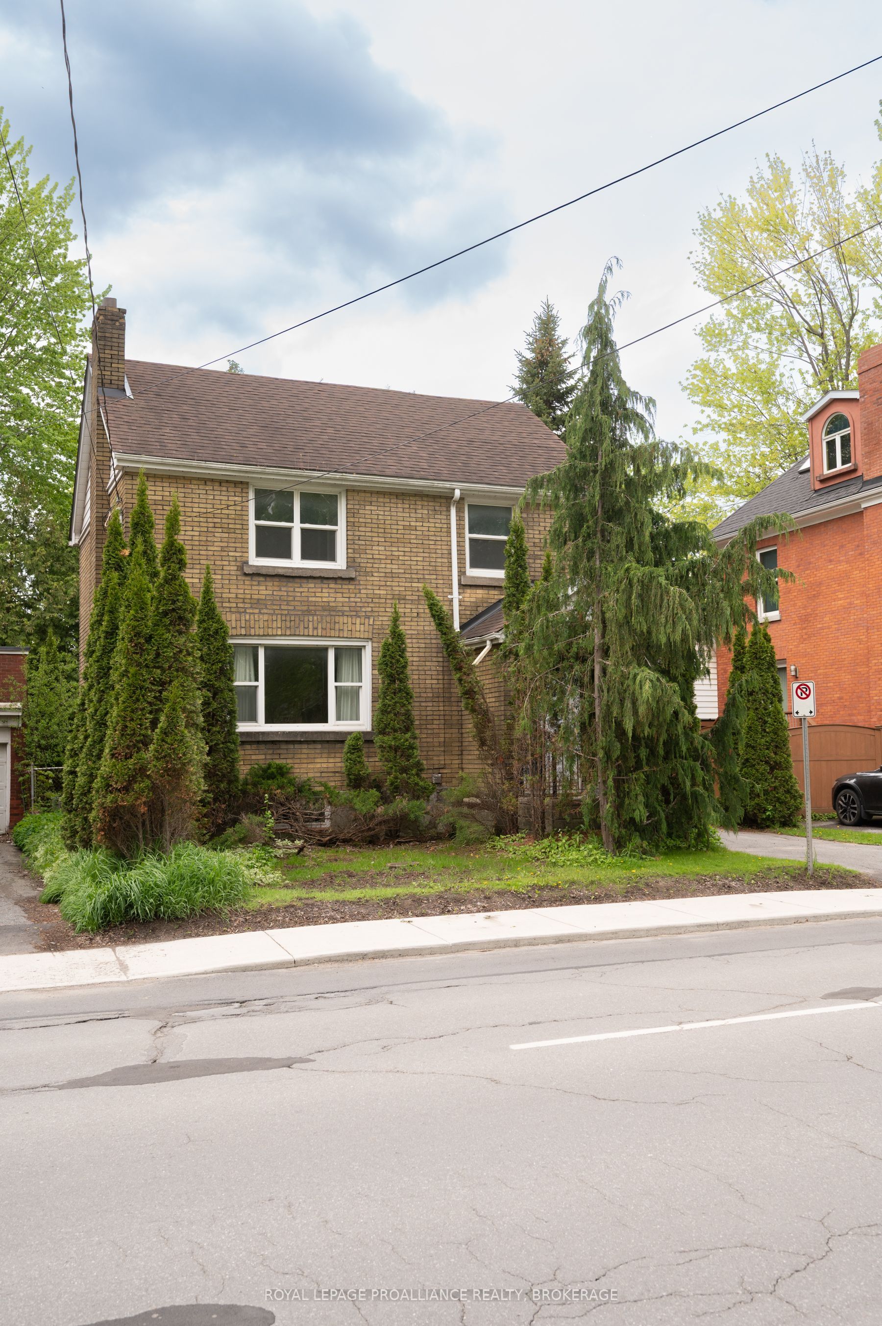 500 Brock Street Property Photo 1
