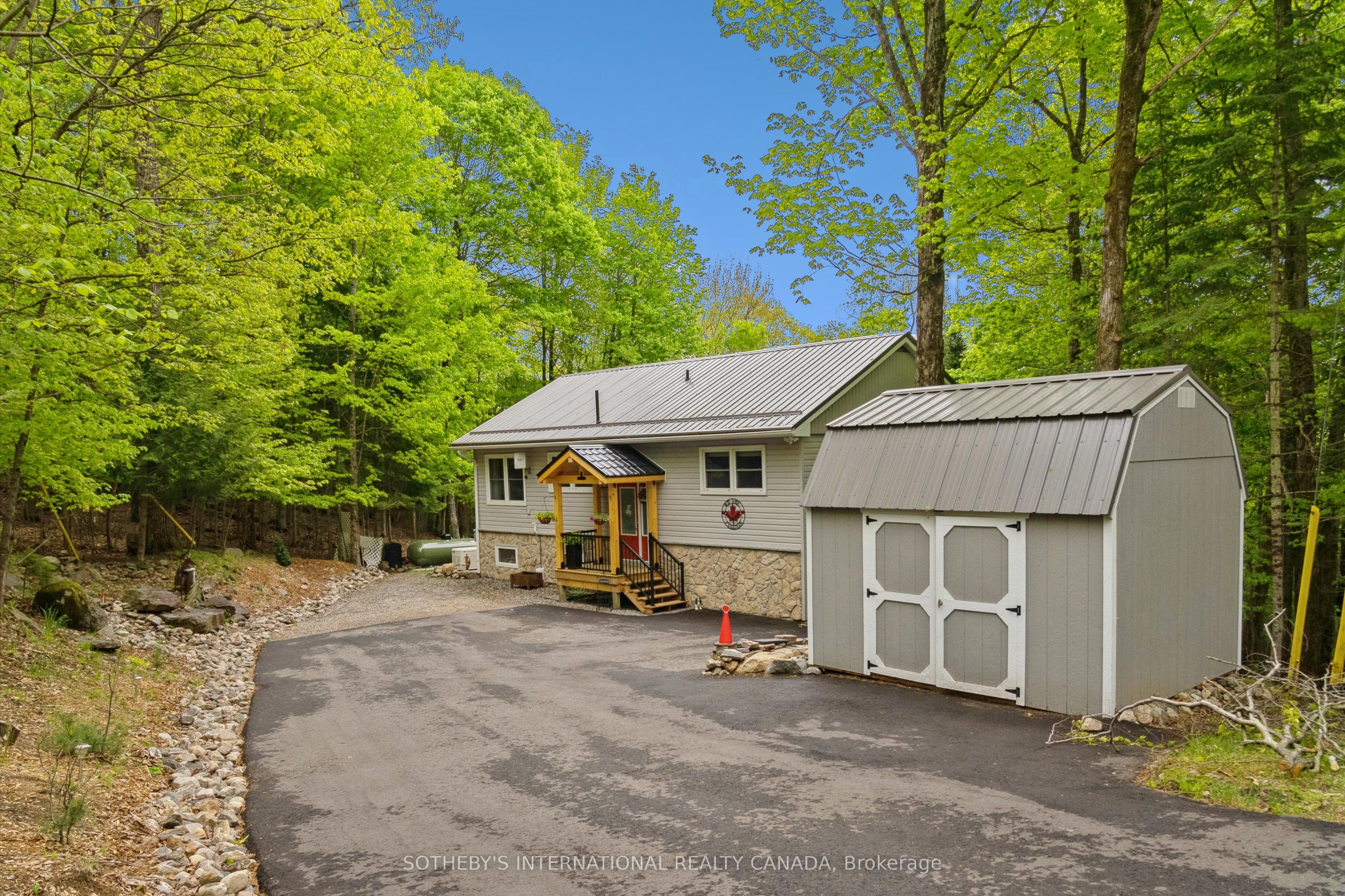 202 Sunnyside Street Property Photo 1