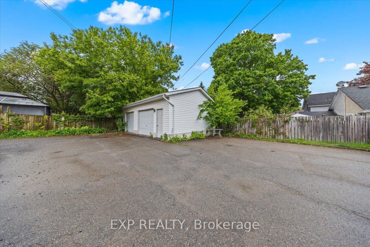 60 Pearl St E Property Photo 34