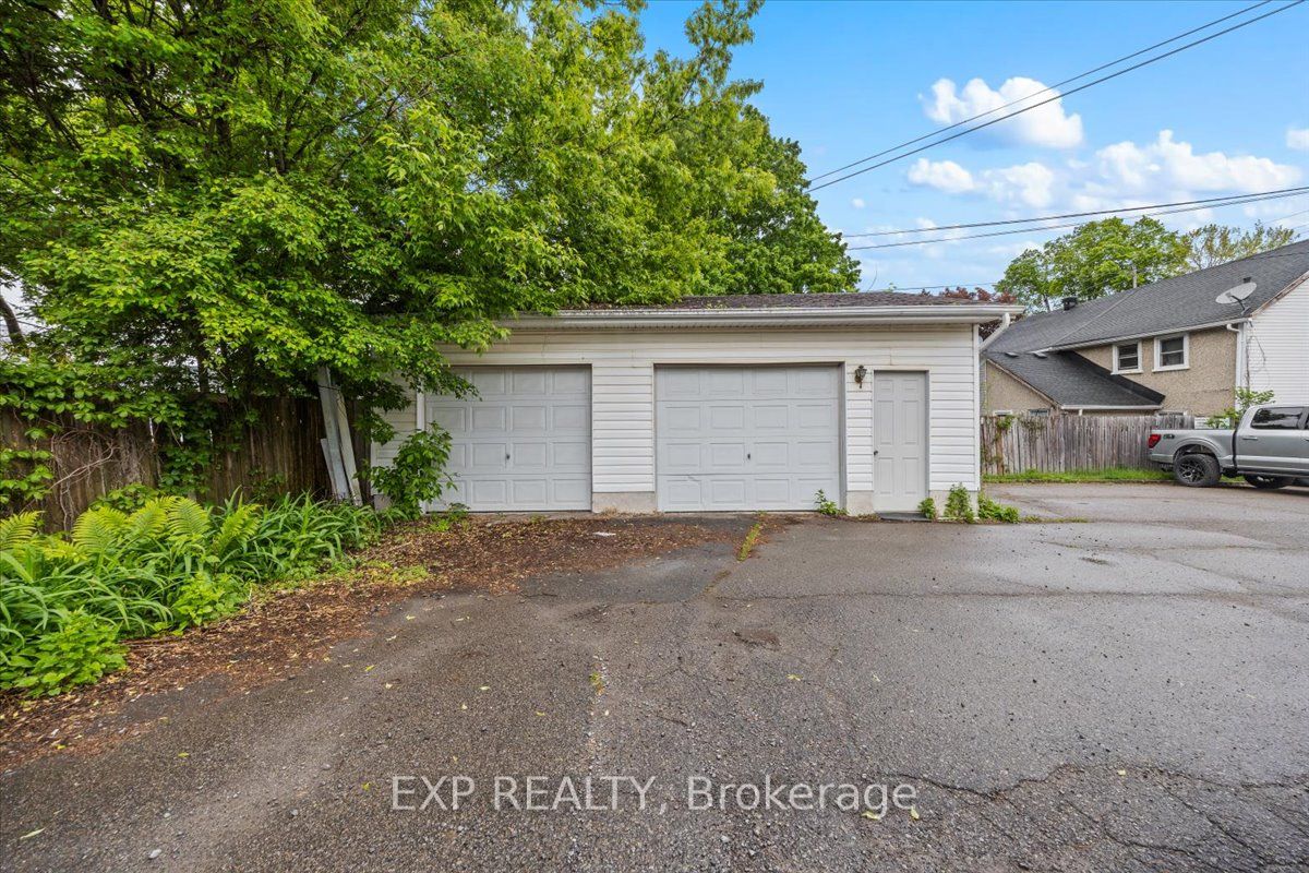 60 Pearl St E Property Photo 35
