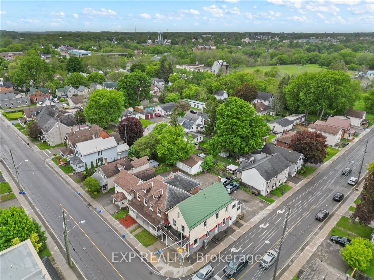 60 Pearl St E Property Photo 36