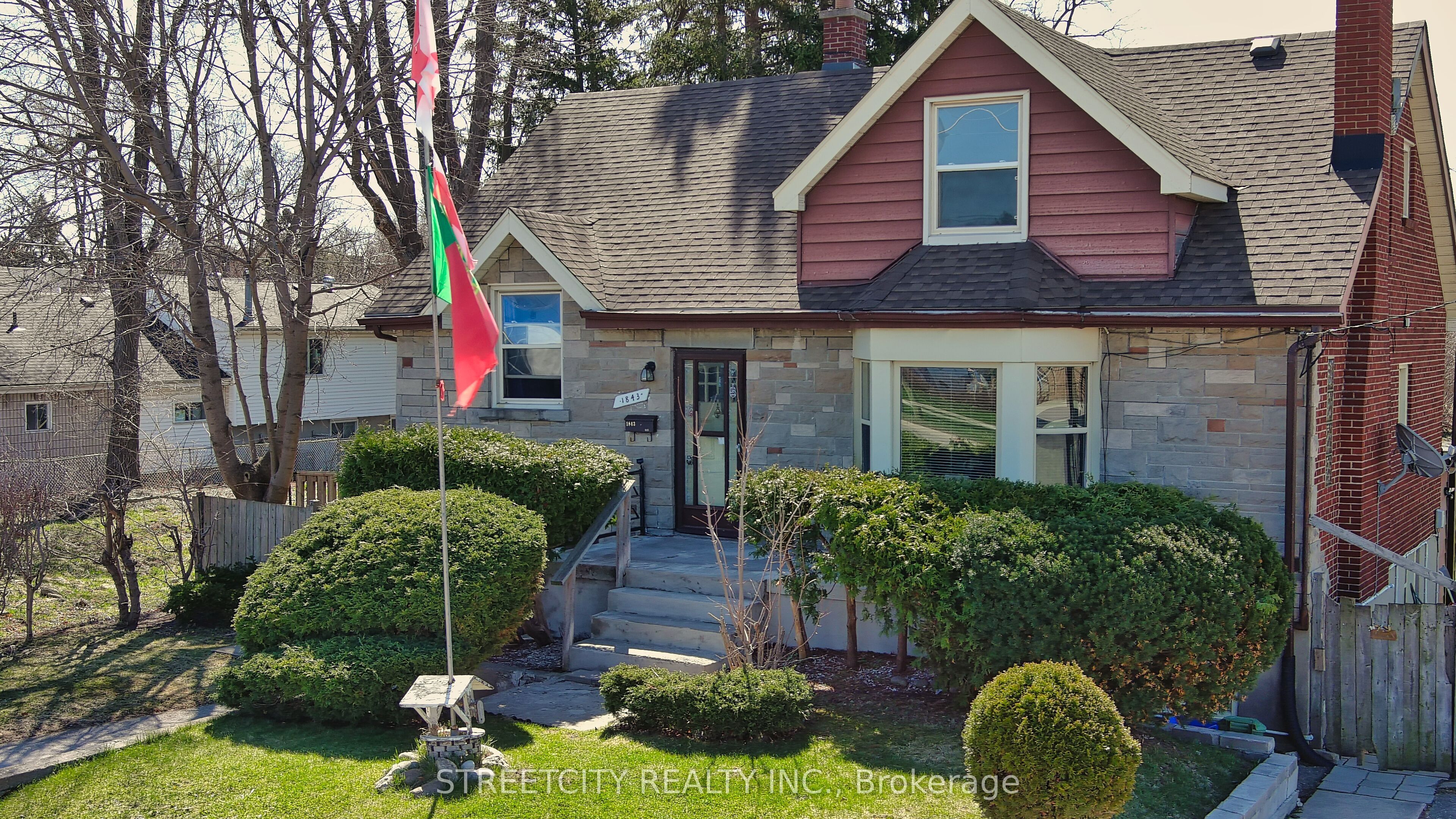 1843 Dundas Street Property Photo 3